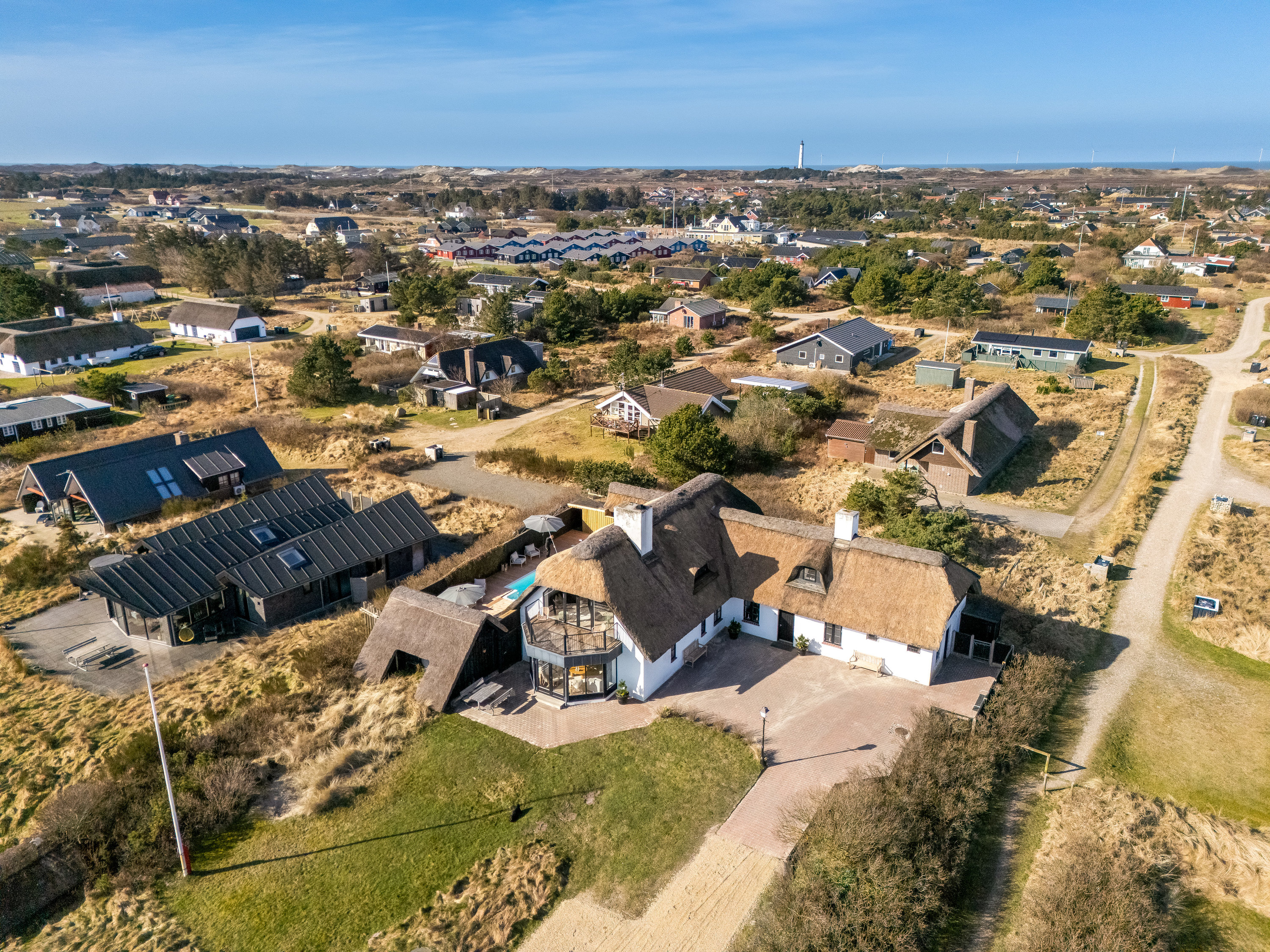 Fremhævet luftfoto billede i fuldskærmstilstand. Billede af Lyngvig Havnevej 40, Nr Lyngvig, 6960 Hvide Sande