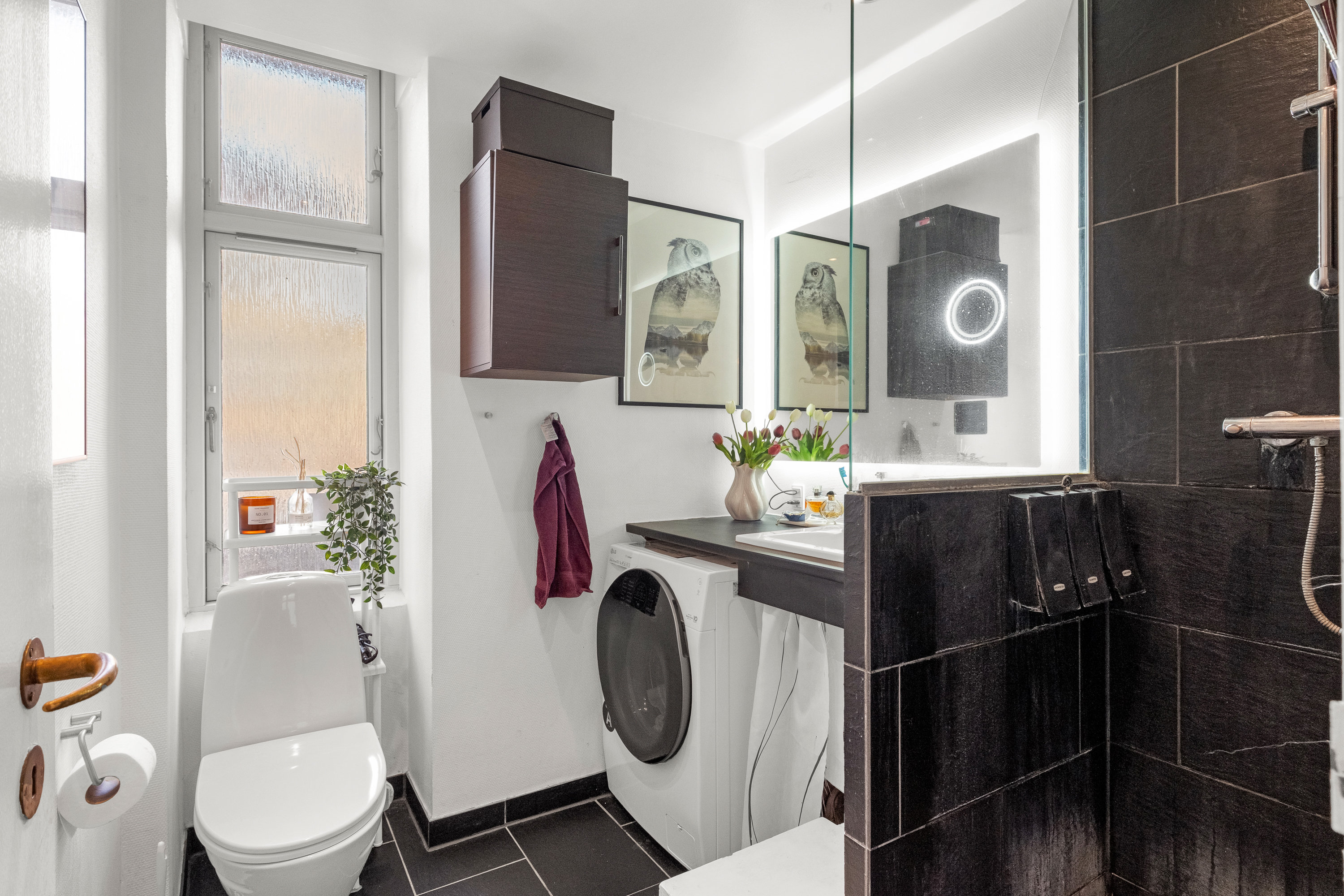 Fremhævet badeværelse billede i fuldskærmstilstand. Billede af Christiansgade 25, st.. th., 8000 Aarhus C