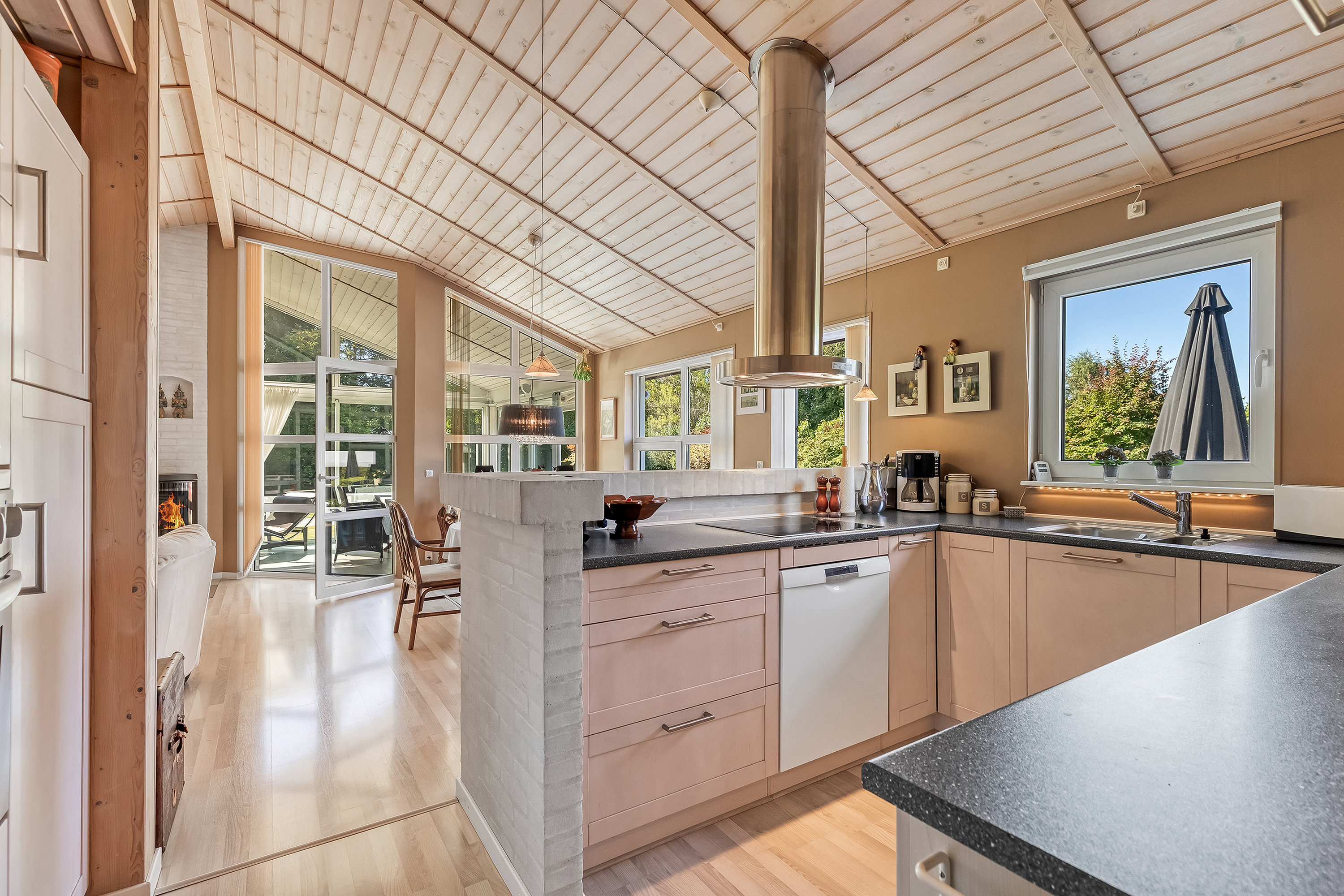 Fremhævet køkken billede i fuldskærmstilstand. Billede af Agerkær 29, Udsholt, 3250 Gilleleje