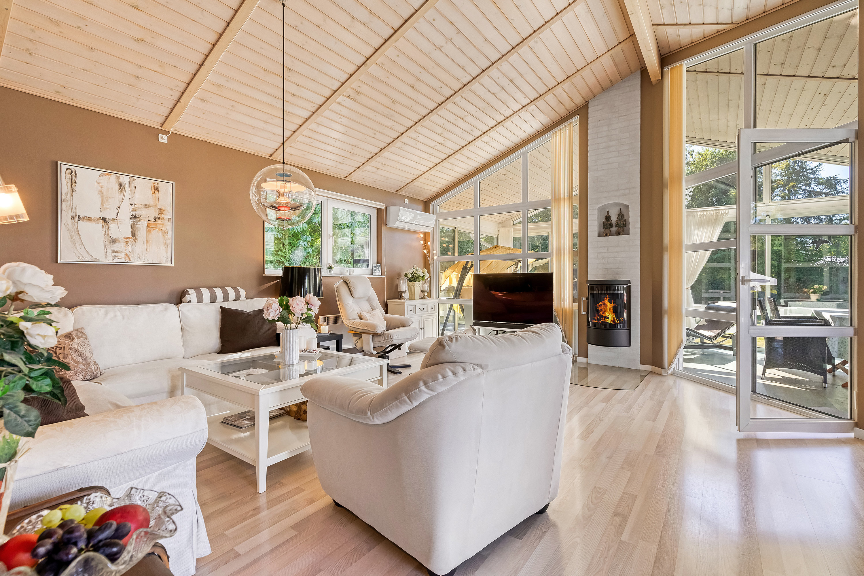 Fremhævet stue billede i fuldskærmstilstand. Billede af Agerkær 29, Udsholt, 3250 Gilleleje