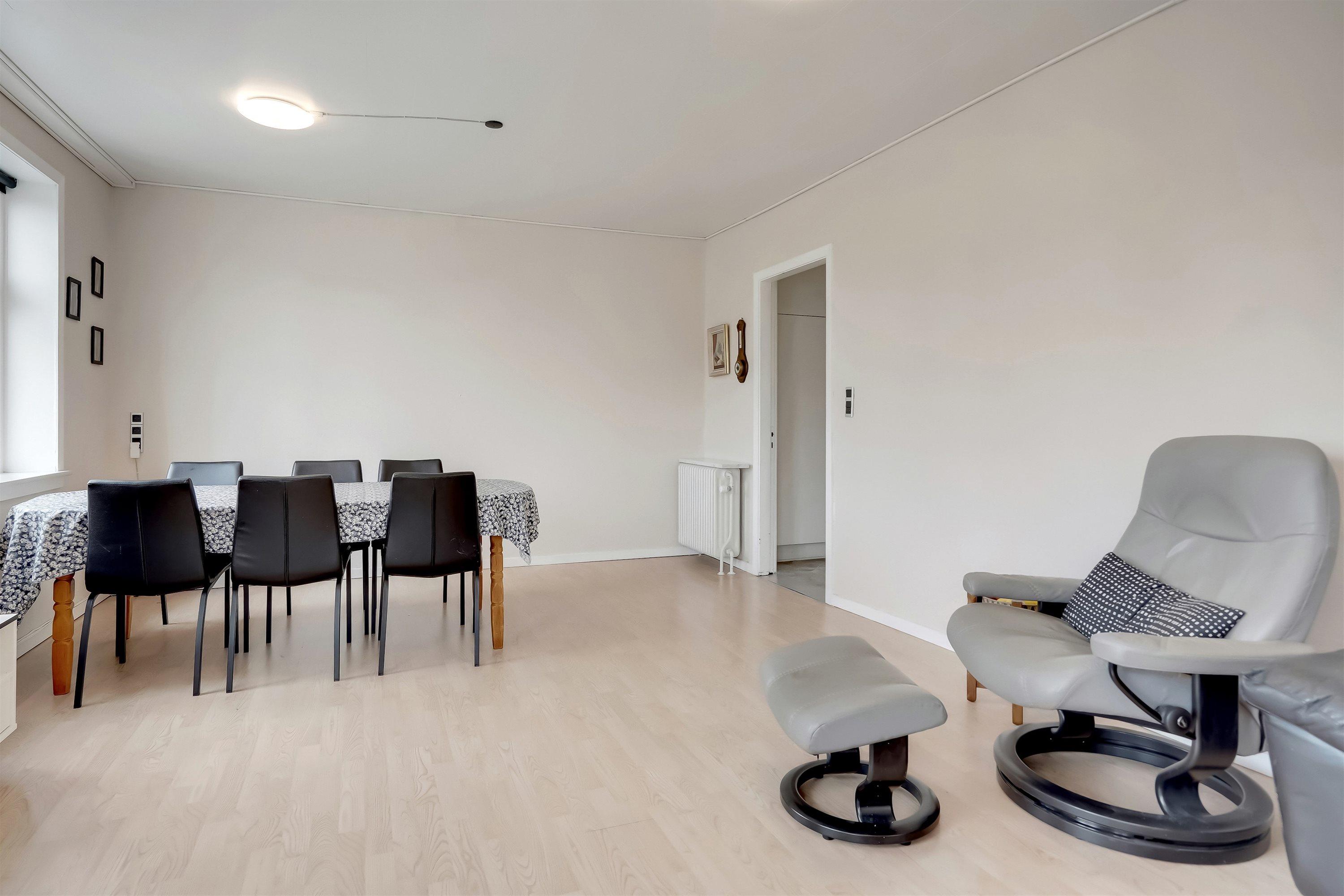 Fremhævet stue i stueplan billede i fuldskærmstilstand. Billede af Hornelund 3, Horne, 6800 Varde