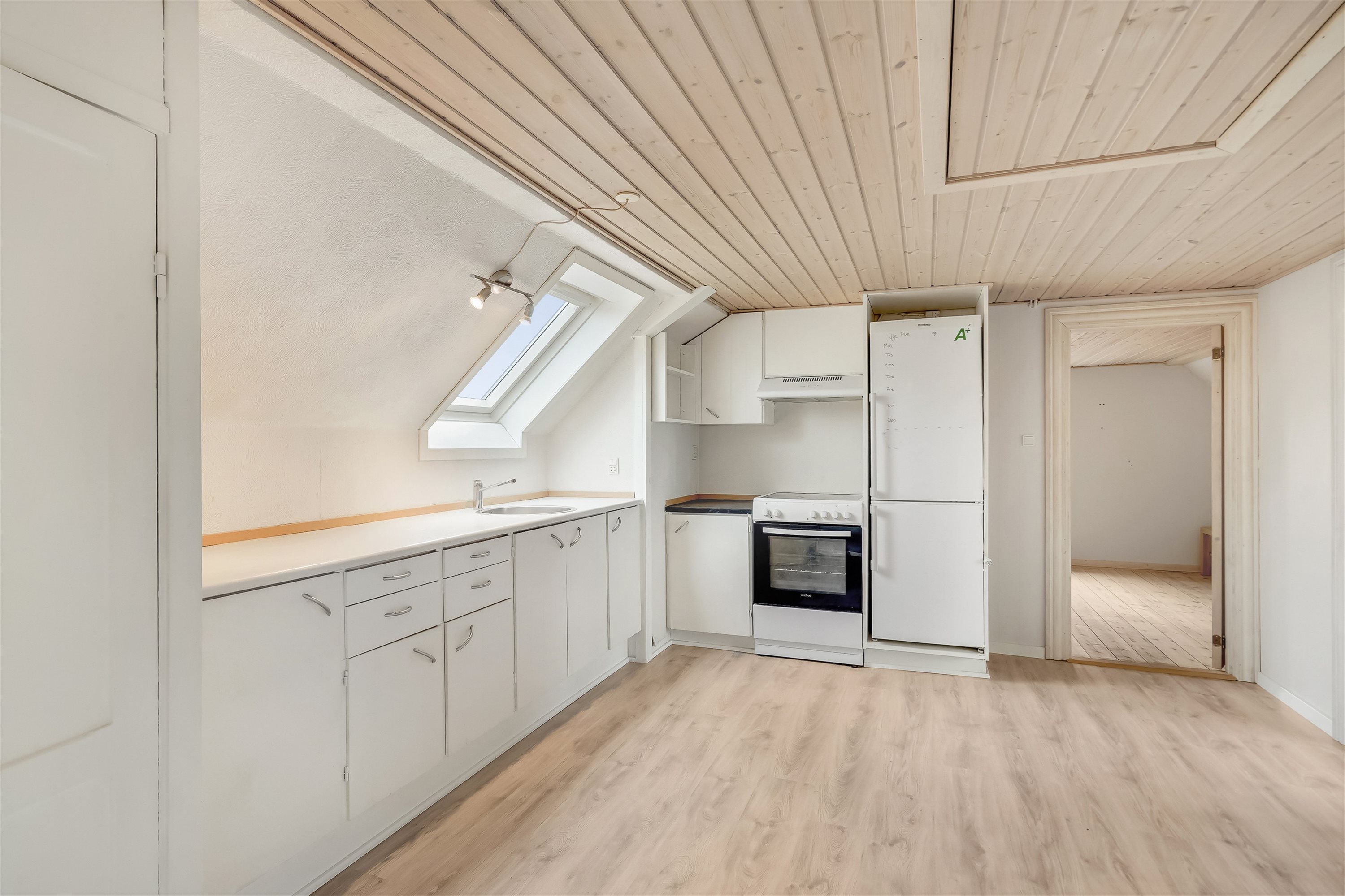 Fremhævet køkken 1.sal billede i fuldskærmstilstand. Billede af Hornelund 3, Horne, 6800 Varde