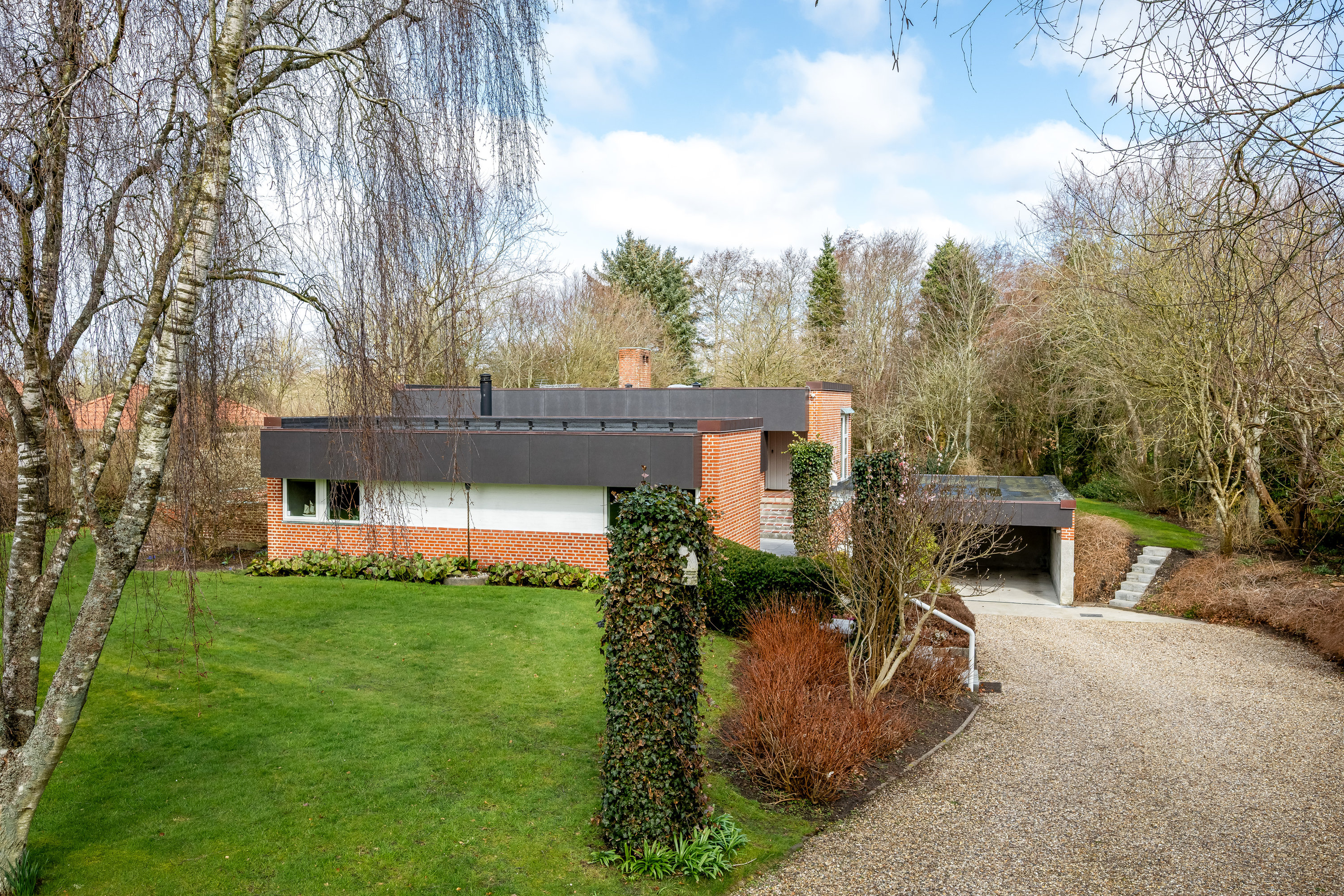 Fremhævet facade billede i fuldskærmstilstand. Billede af Parkallé 10, 6880 Tarm