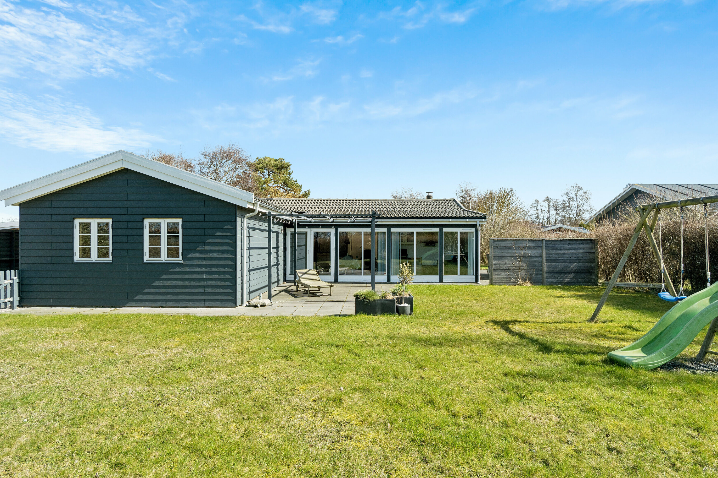 Fremhævet set fra haven billede i fuldskærmstilstand. Billede af Tranevej 23, Ll Kongsmark, 4200 Slagelse