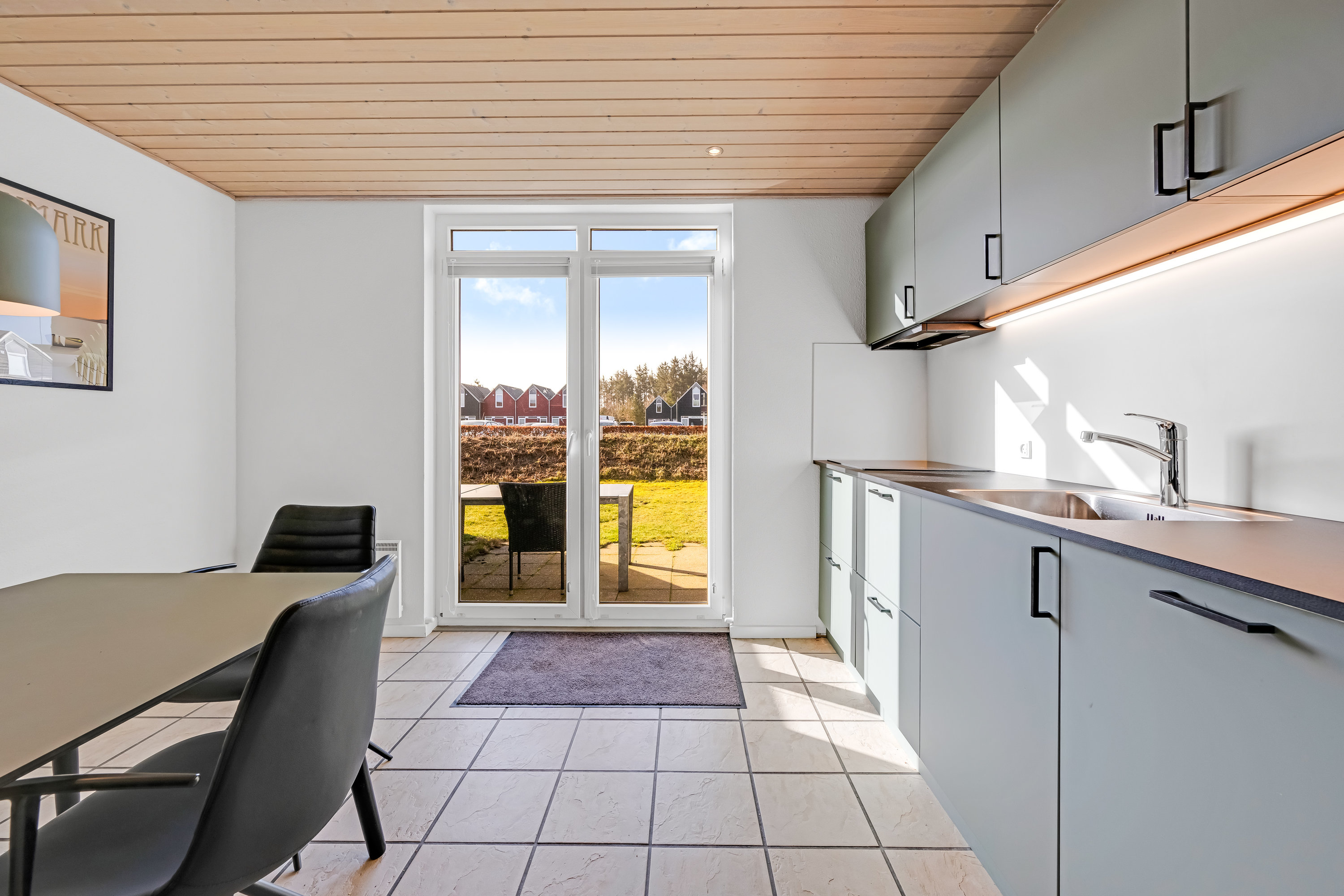Fremhævet køkken billede i fuldskærmstilstand. Billede af Lønne Feriepark 146D, Lønne, 6830 Nørre Nebel