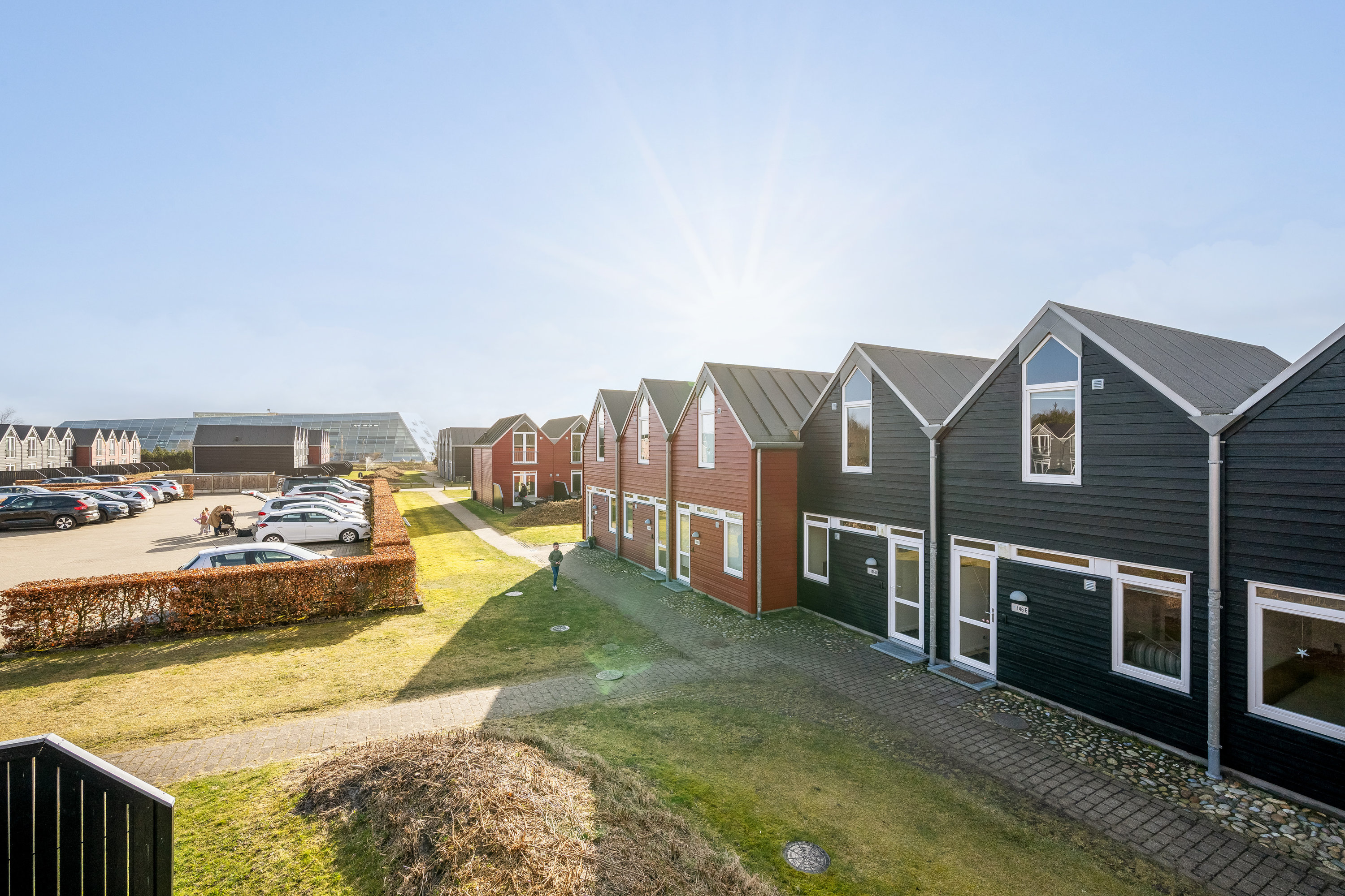 Fremhævet gårdmiljø billede i fuldskærmstilstand. Billede af Lønne Feriepark 146D, Lønne, 6830 Nørre Nebel