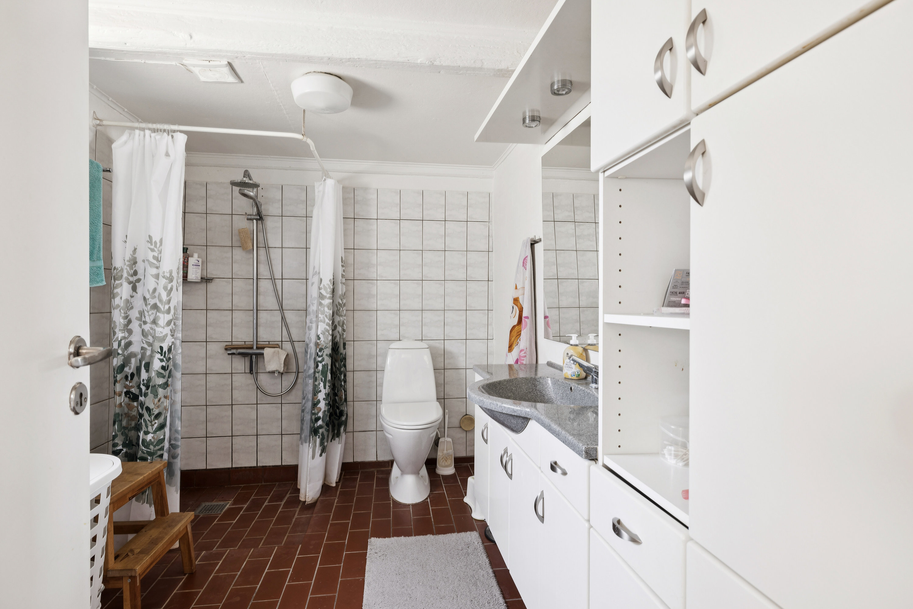 Fremhævet badeværelse billede i fuldskærmstilstand. Billede af Strandgade 2, 5935 Bagenkop