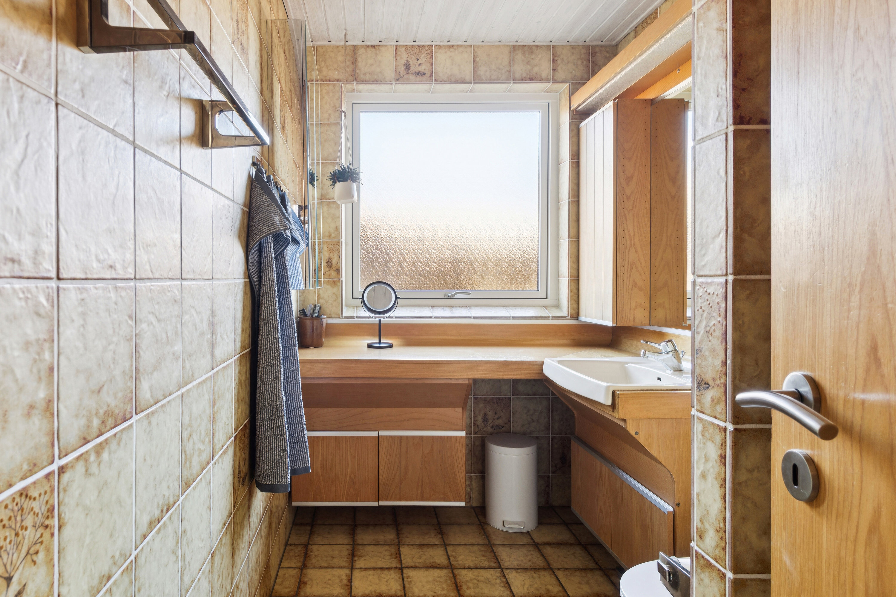 Fremhævet badeværelse billede i fuldskærmstilstand. Billede af Fladehøj 33, 4534 Hørve