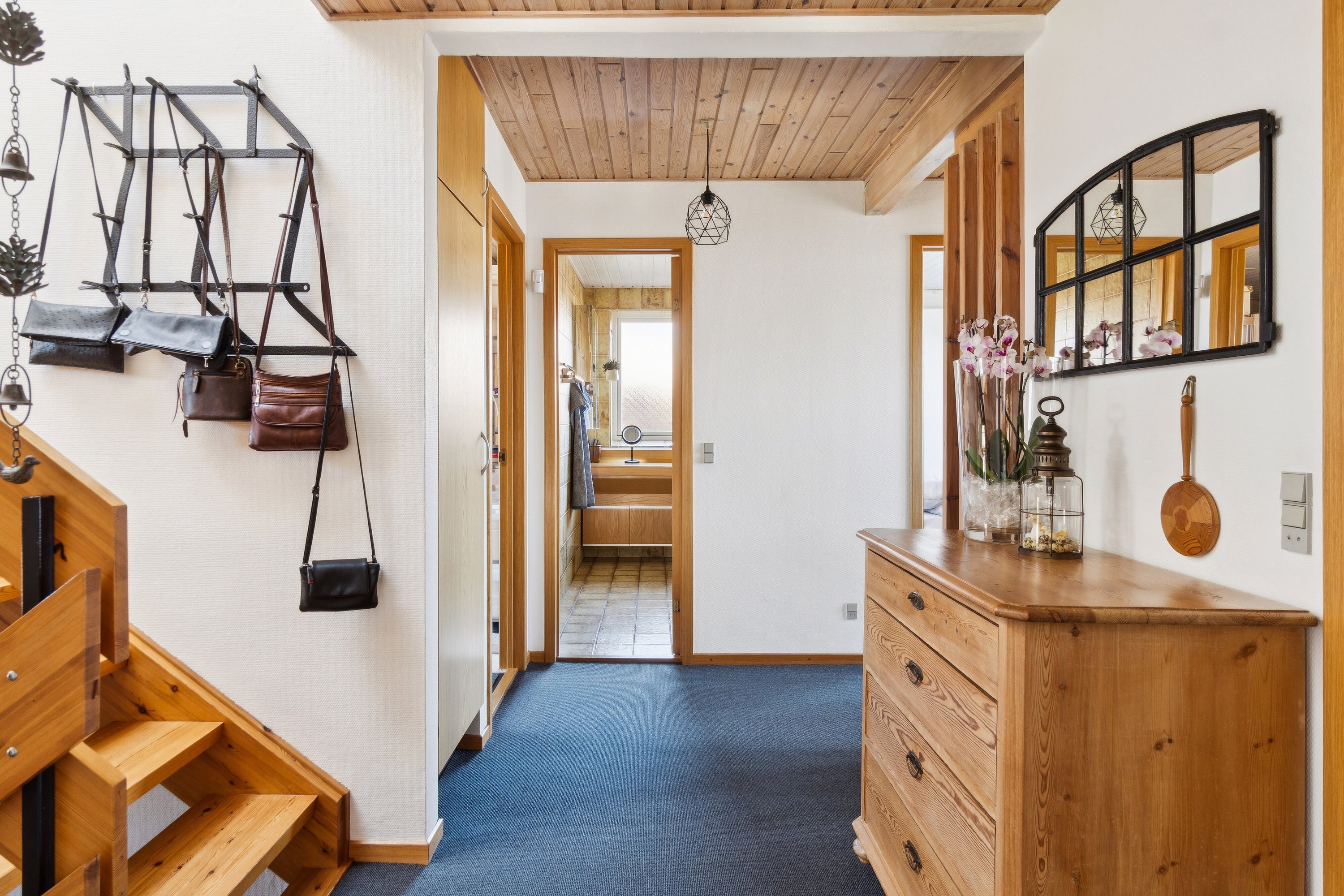 Fremhævet gang billede i fuldskærmstilstand. Billede af Fladehøj 33, 4534 Hørve