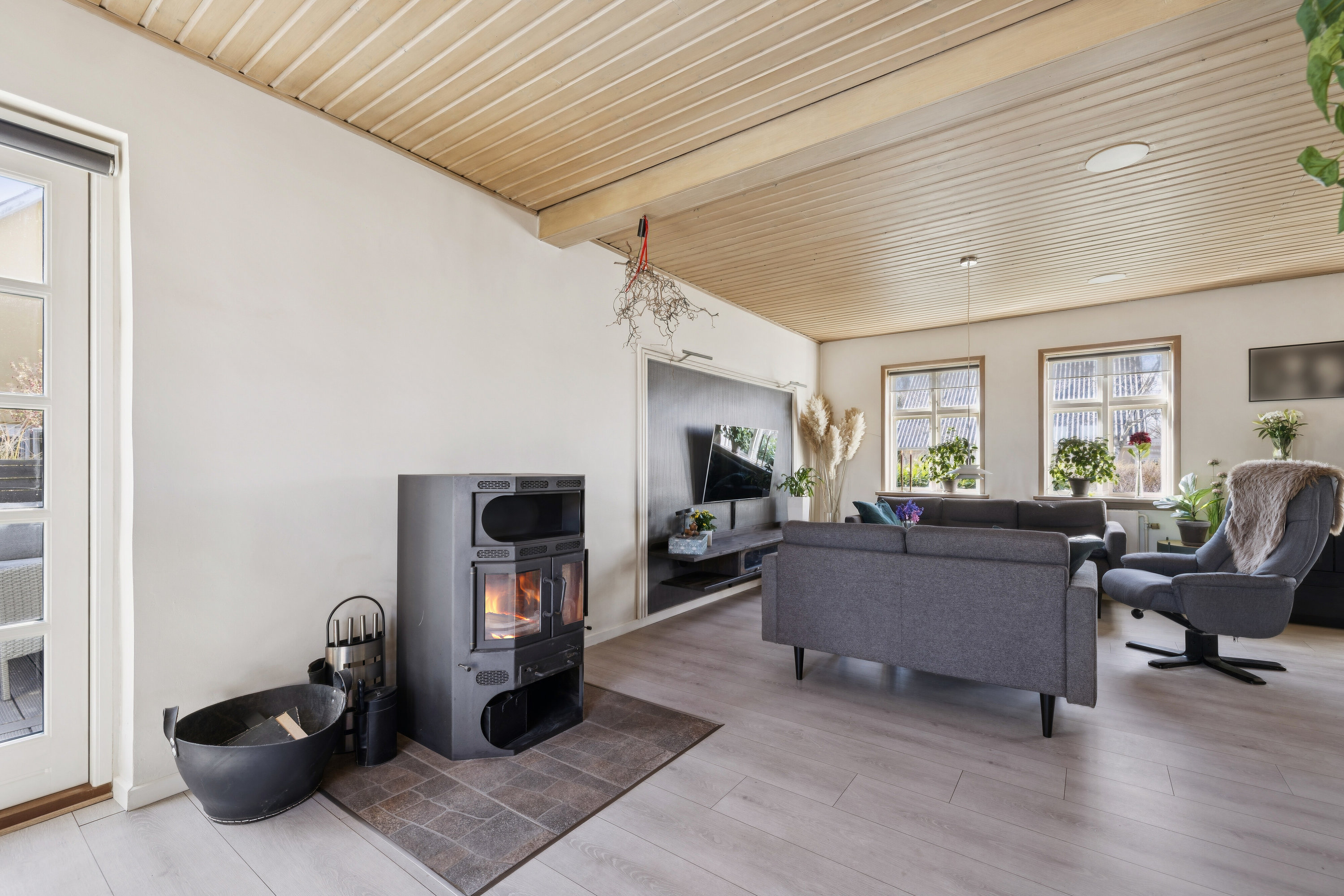 Fremhævet stue billede i fuldskærmstilstand. Billede af Søndre Landevej 27, Henninge, 5900 Rudkøbing