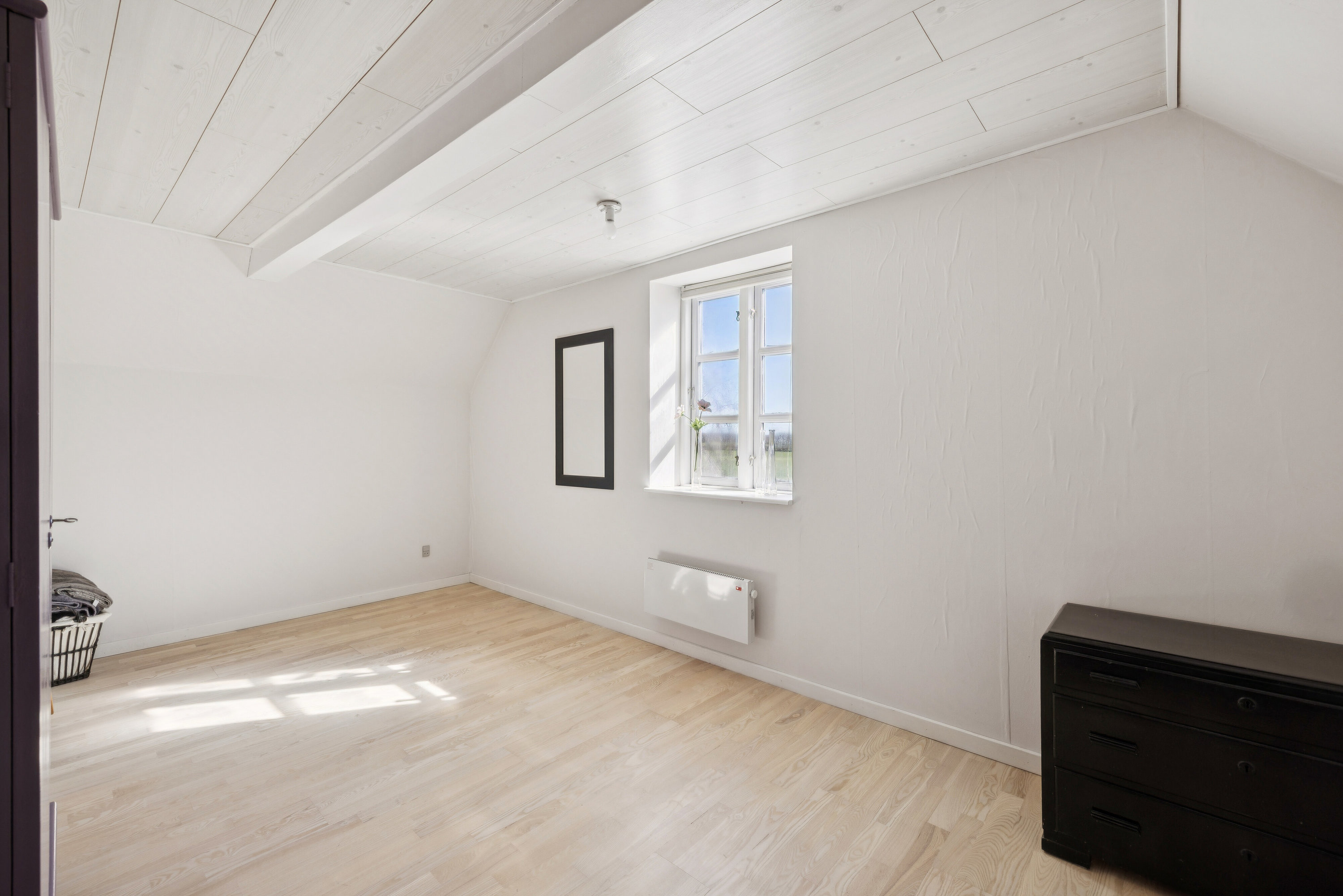 Fremhævet soveværelse billede i fuldskærmstilstand. Billede af Søndre Landevej 27, Henninge, 5900 Rudkøbing