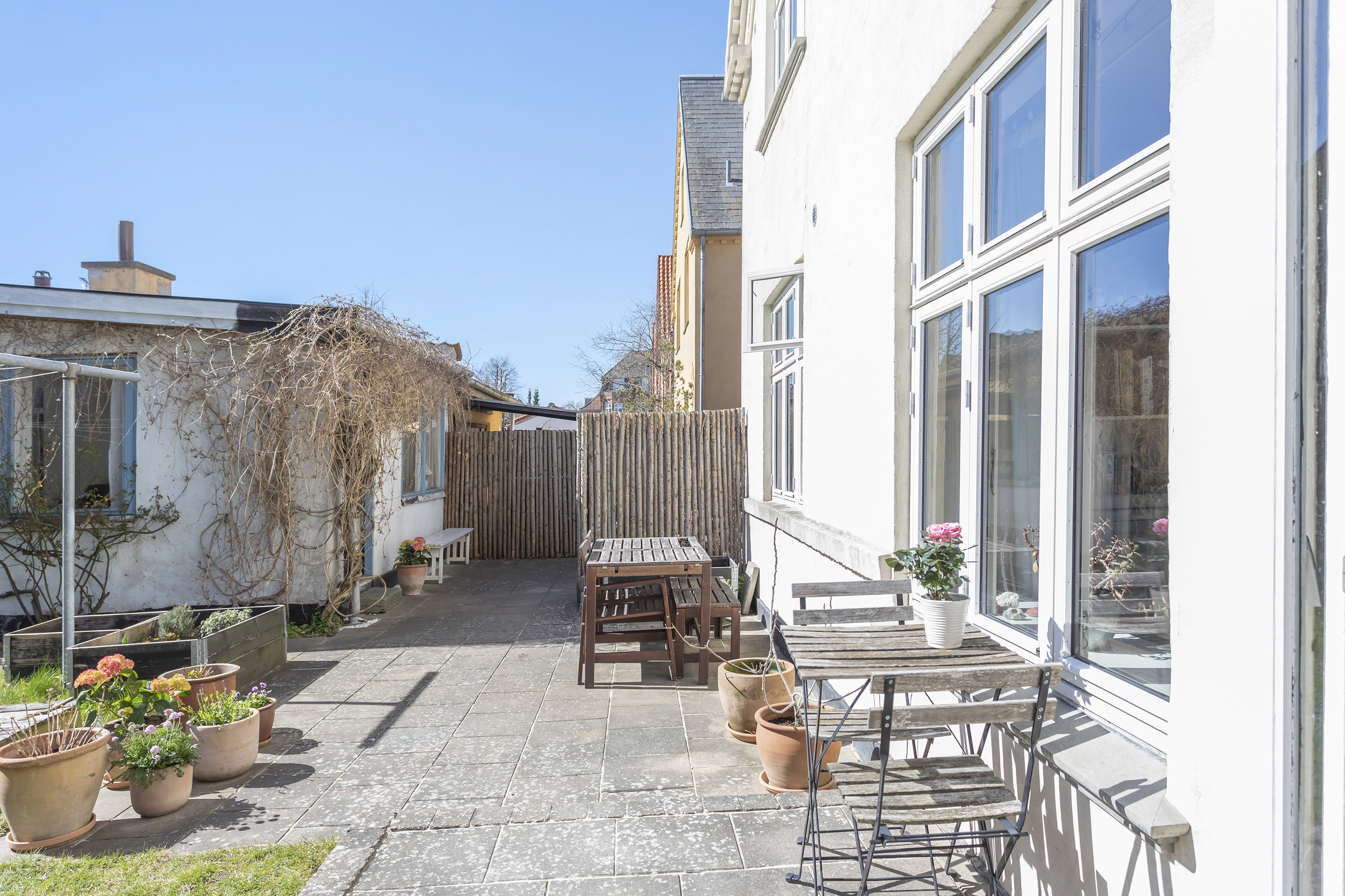 Fremhævet terrasse billede i fuldskærmstilstand. Billede af Thingvalla Allé 3, st.., 2300 København S