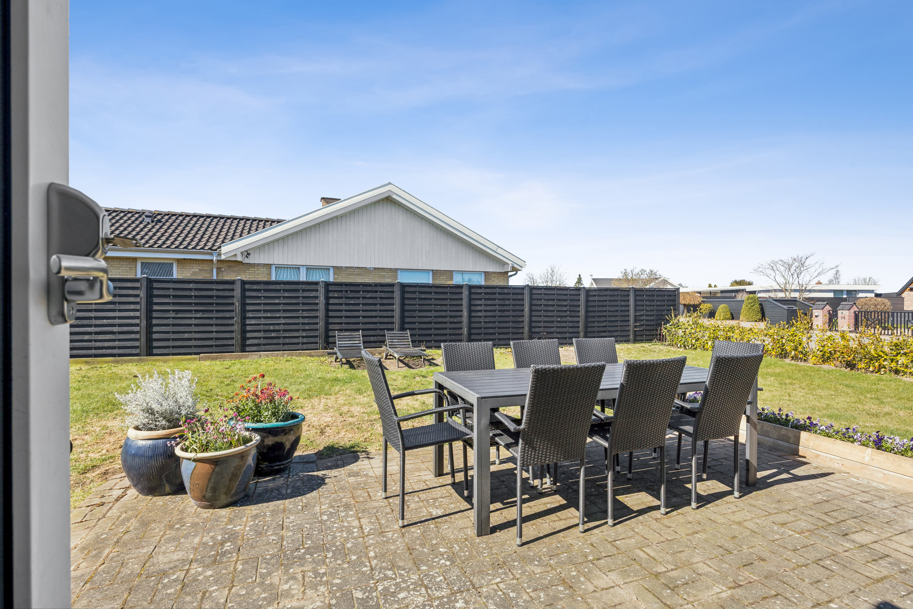 Fremhævet terrasse billede i fuldskærmstilstand. Billede af Stolpeager 6, 2670 Greve