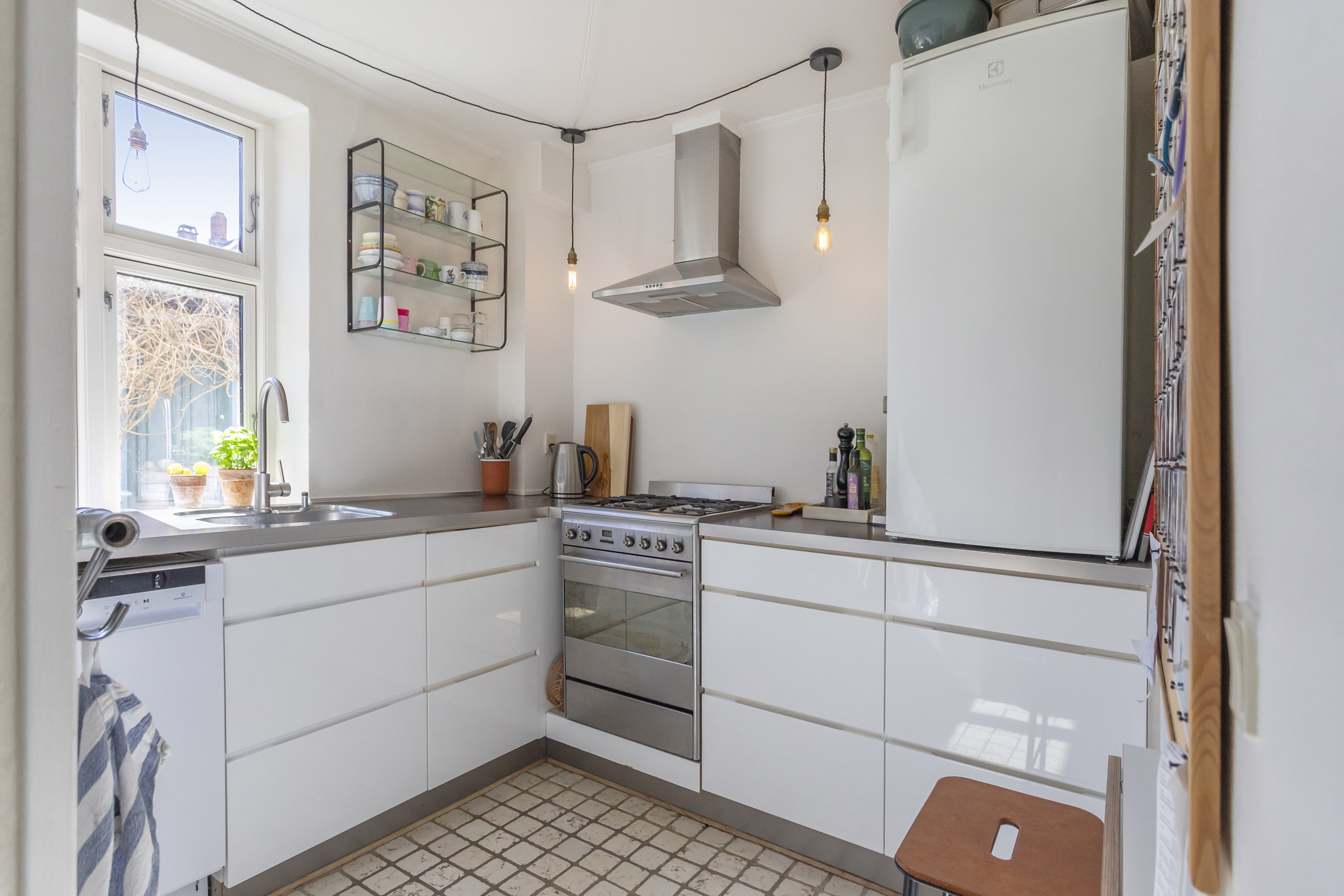 Fremhævet køkken billede i fuldskærmstilstand. Billede af Thingvalla Allé 3, st.., 2300 København S