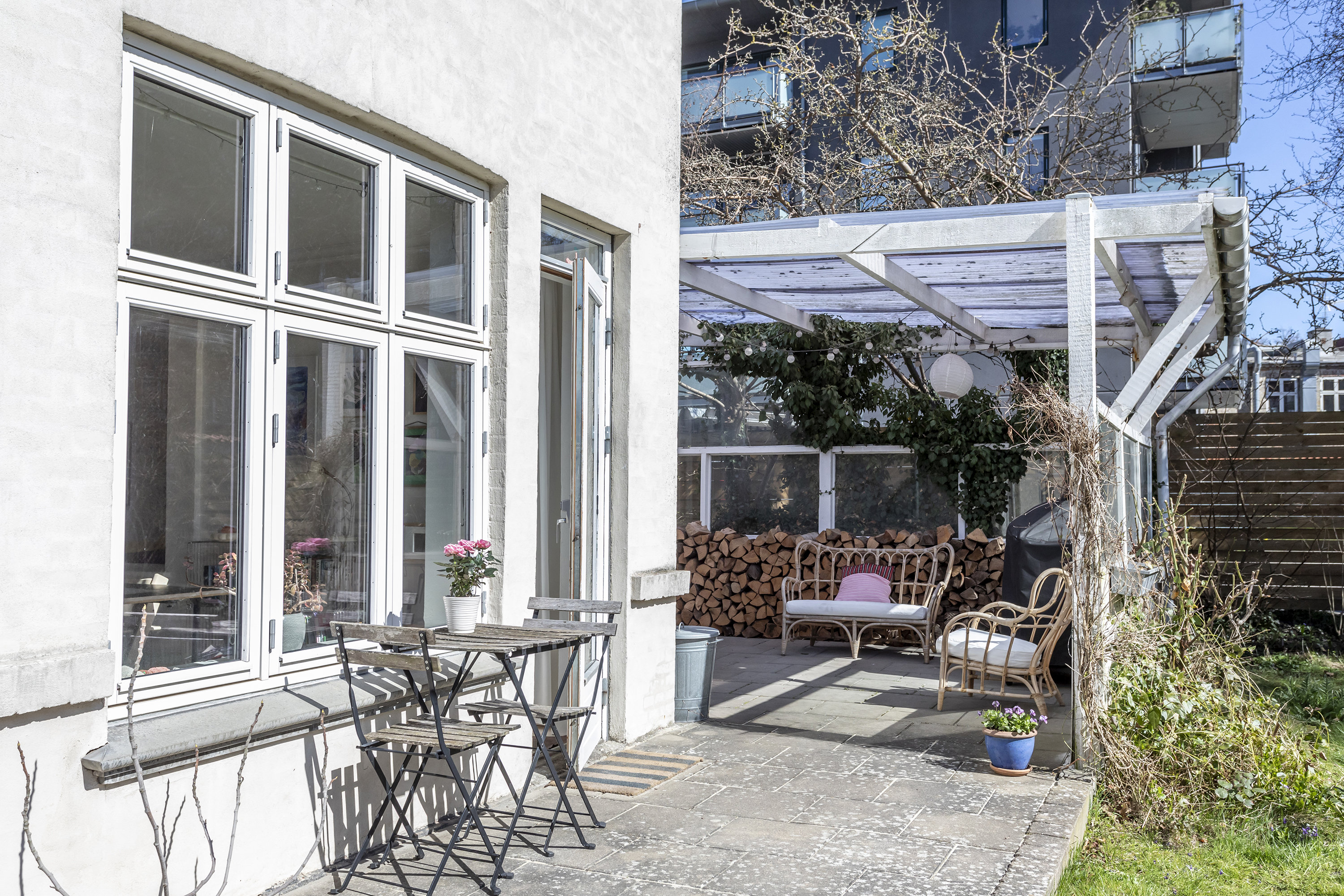 Fremhævet overdækket terrasse billede i fuldskærmstilstand. Billede af Thingvalla Allé 3, st.., 2300 København S