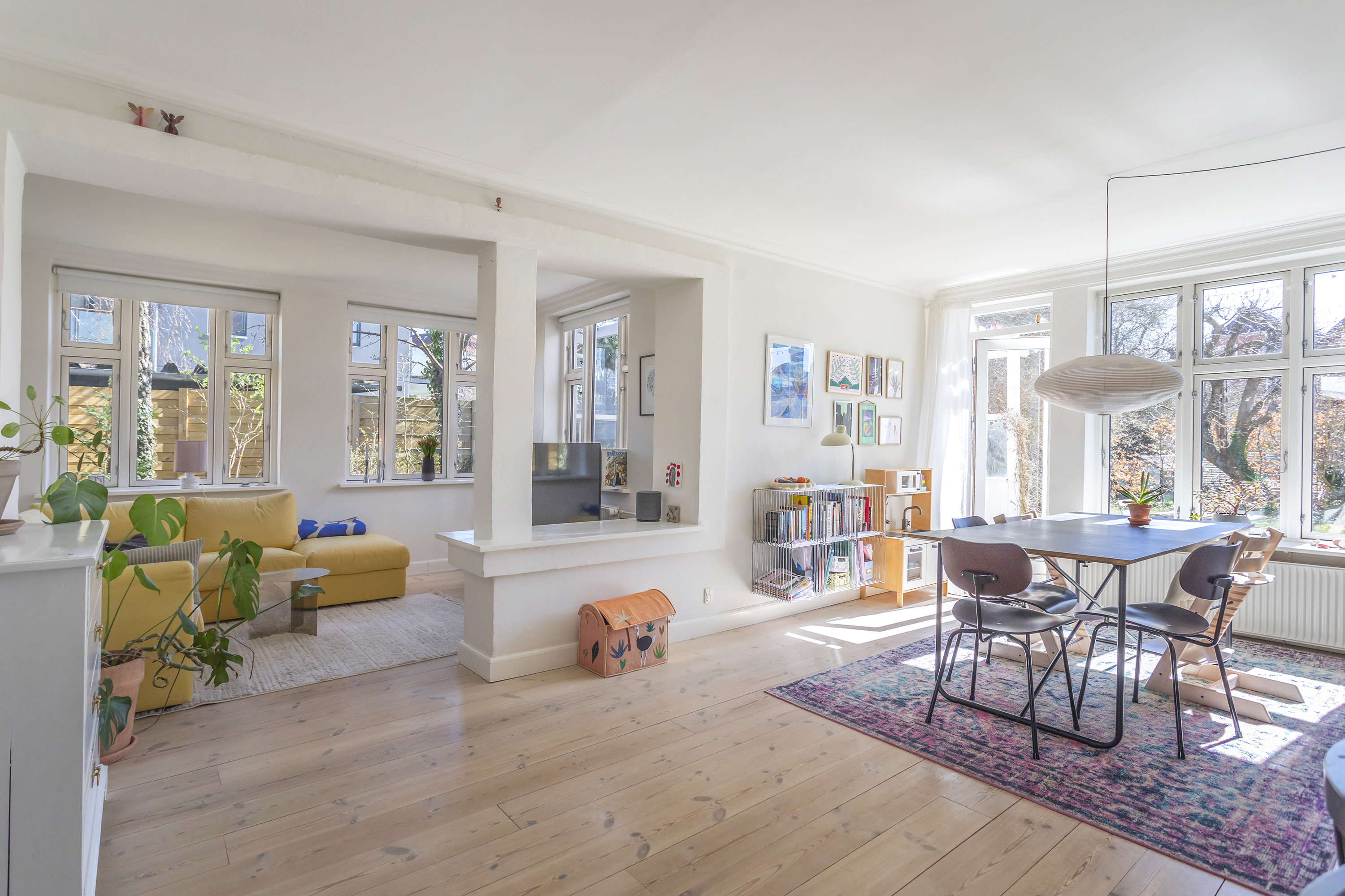 Fremhævet stue billede i fuldskærmstilstand. Billede af Thingvalla Allé 3, st.., 2300 København S