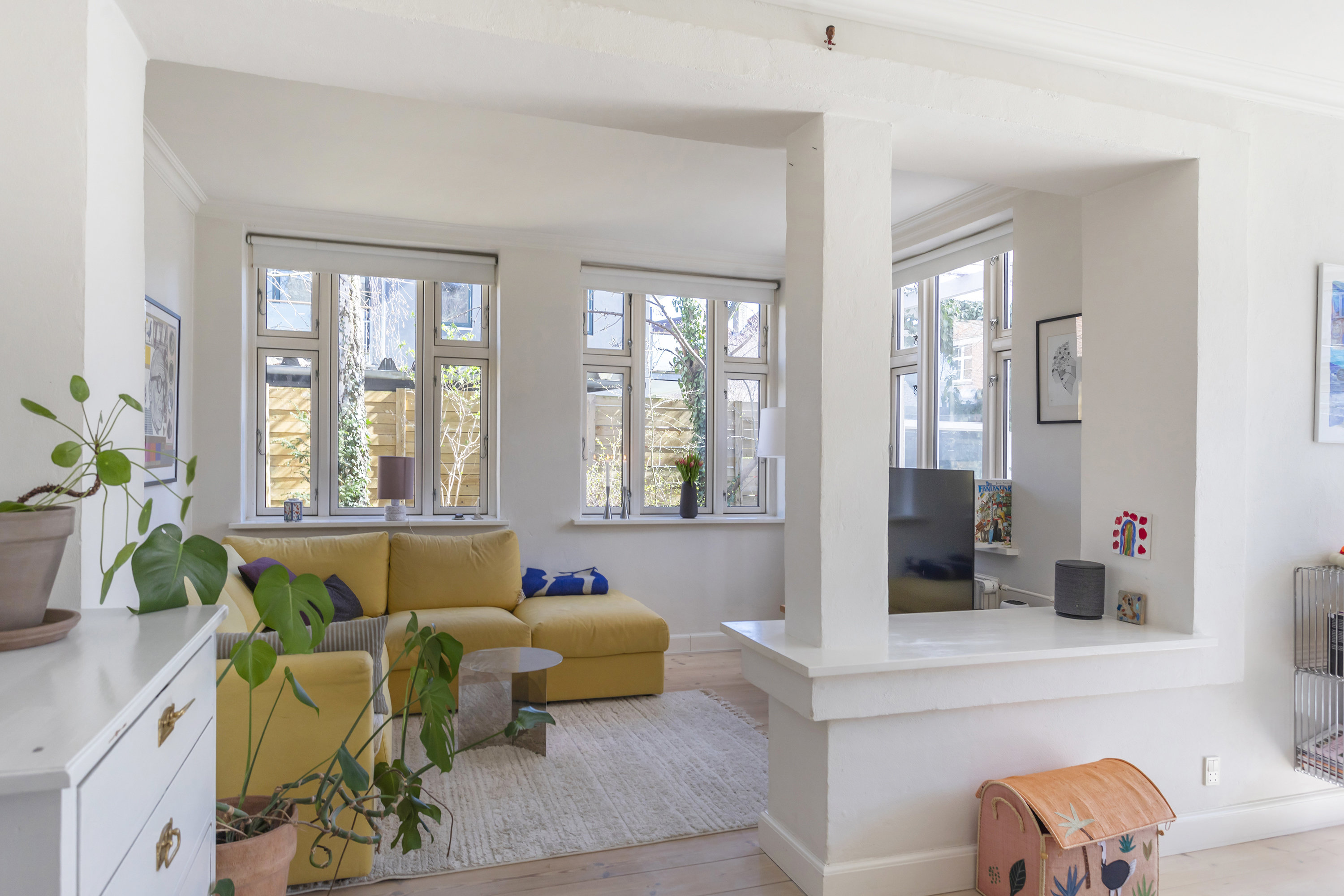 Fremhævet stue billede i fuldskærmstilstand. Billede af Thingvalla Allé 3, st.., 2300 København S