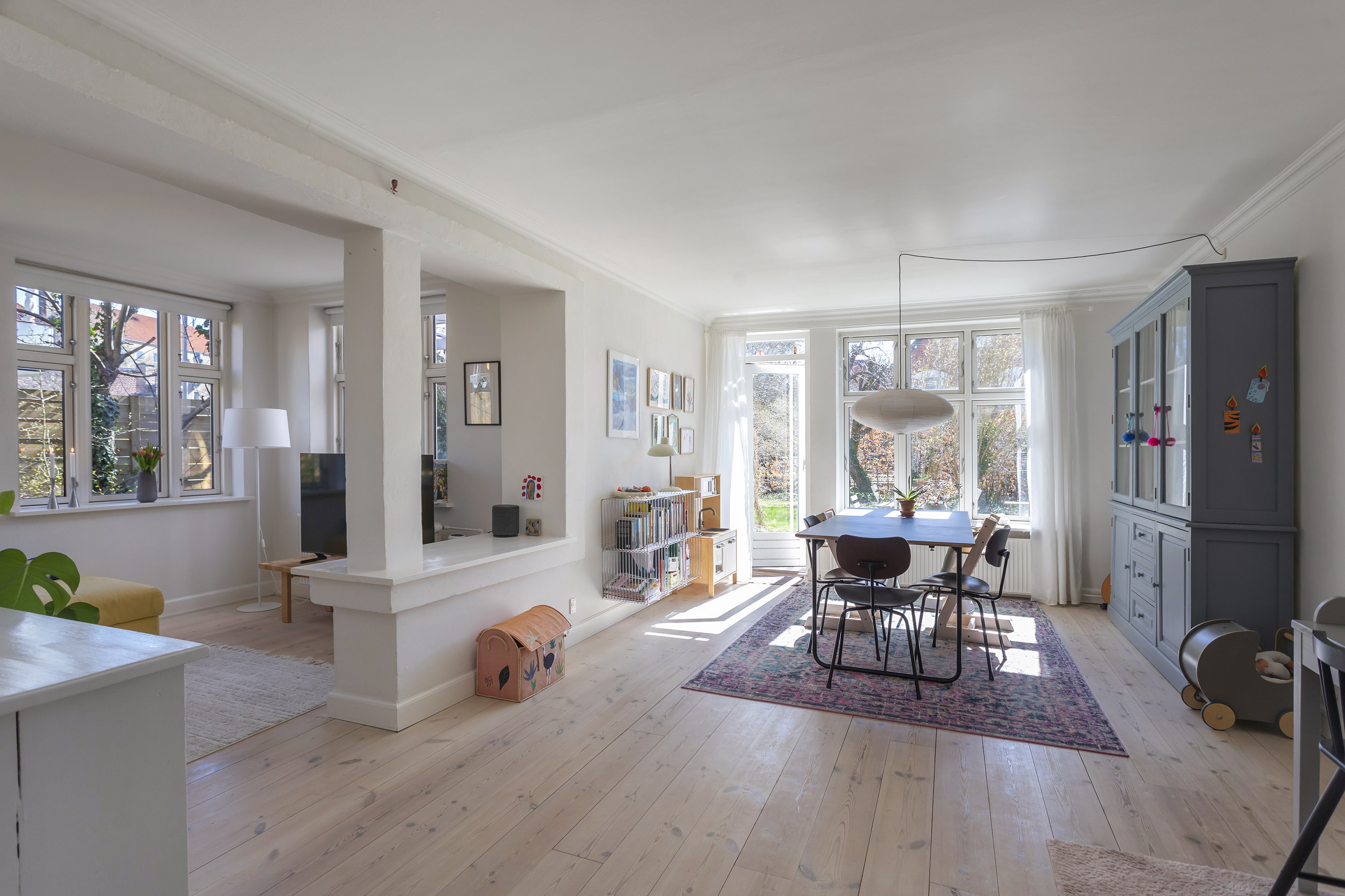 Fremhævet stue billede i fuldskærmstilstand. Billede af Thingvalla Allé 3, st.., 2300 København S