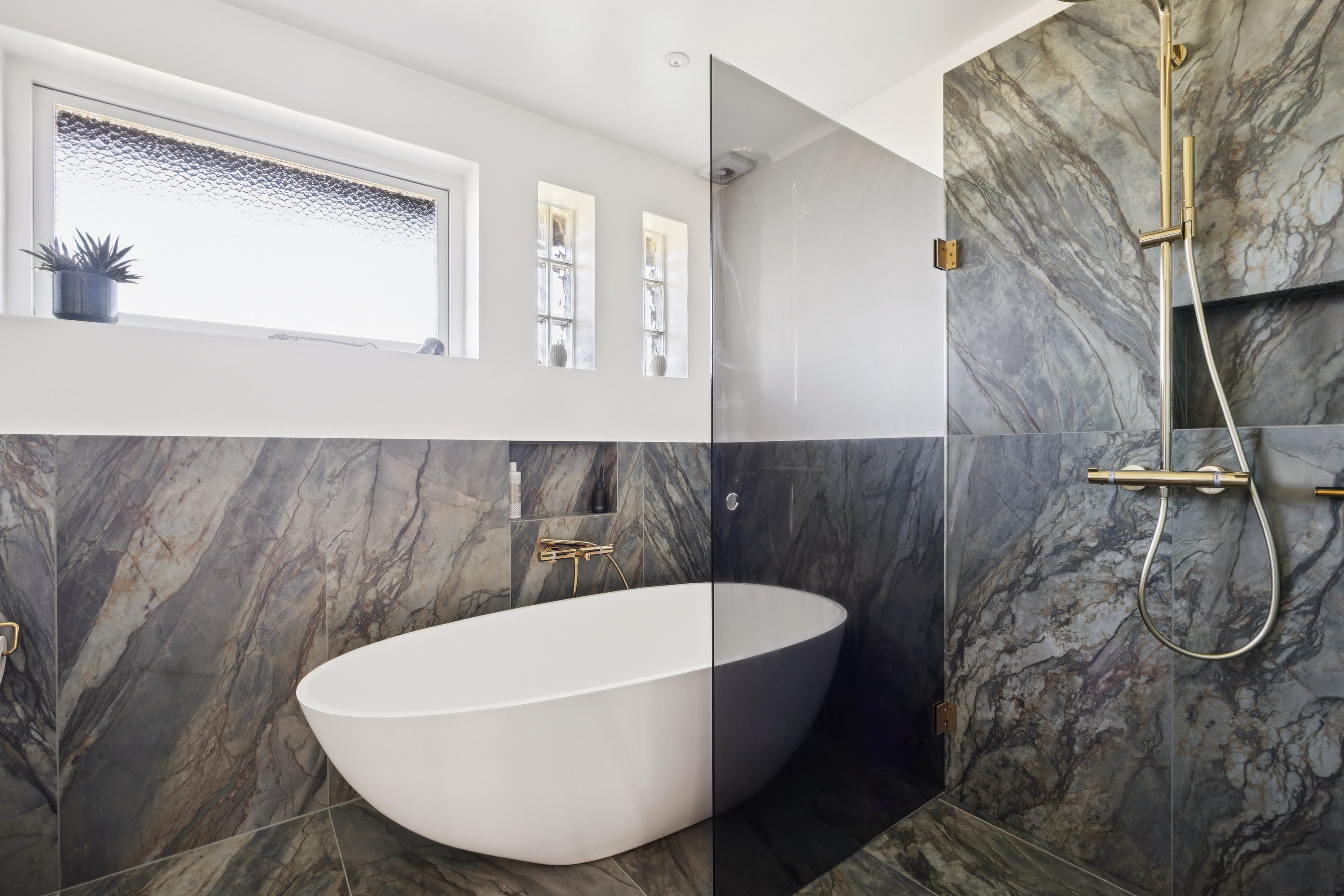 Fremhævet badeværelse billede i fuldskærmstilstand. Billede af Horseager 12, 2670 Greve