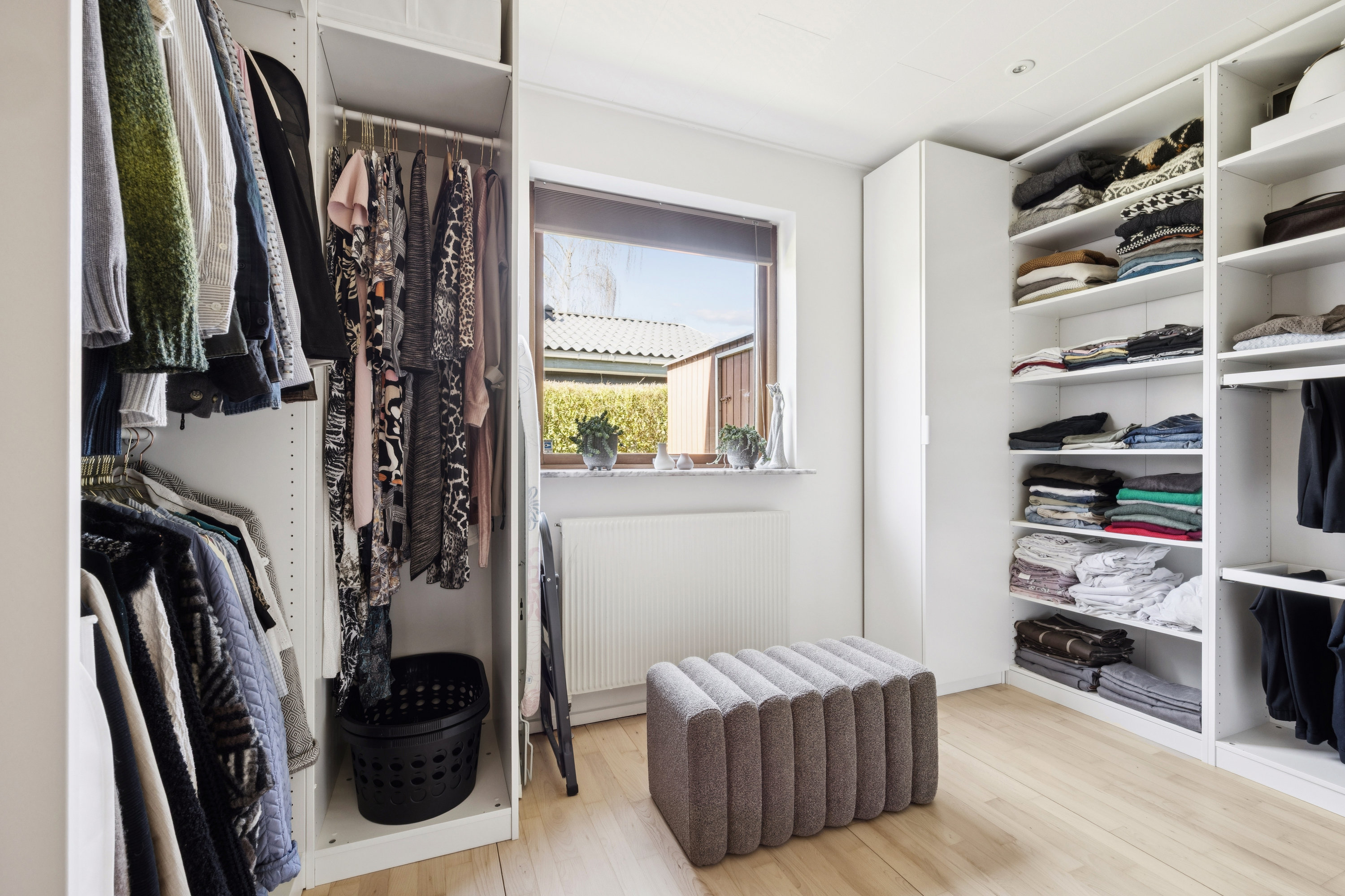 Fremhævet værelse billede i fuldskærmstilstand. Billede af Horseager 12, 2670 Greve