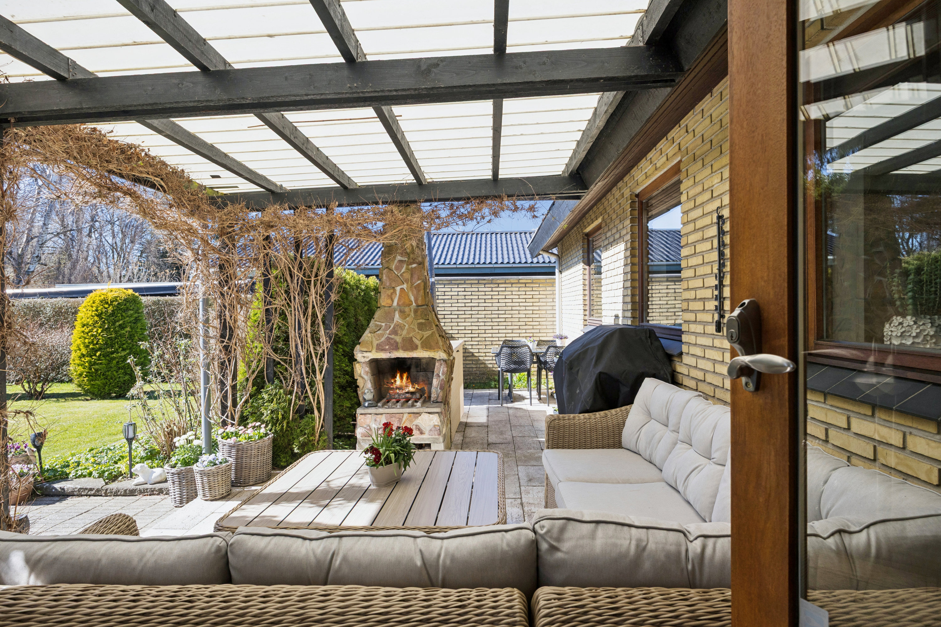 Fremhævet udestue billede i fuldskærmstilstand. Billede af Horseager 12, 2670 Greve