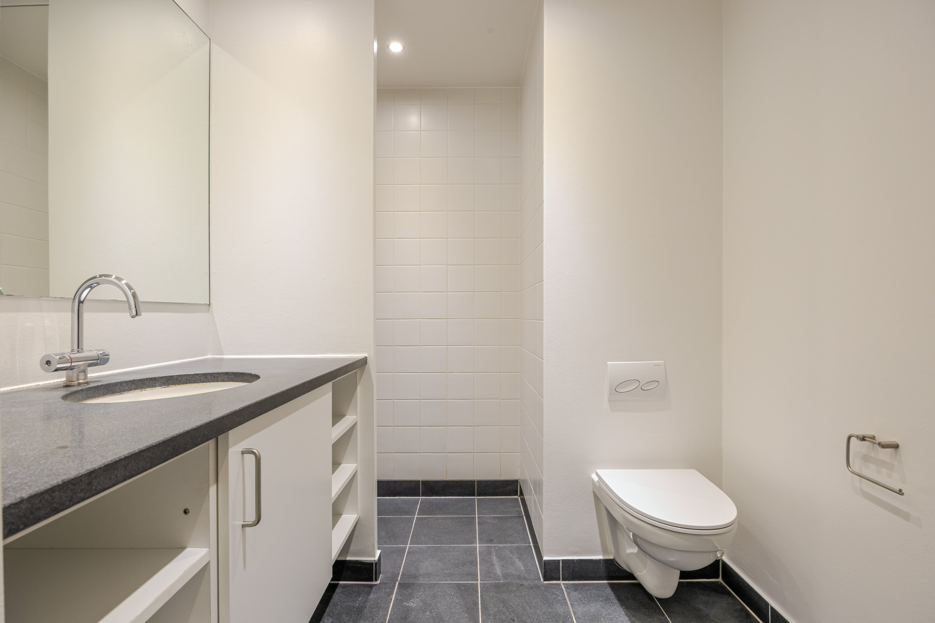 Fremhævet andet billede i fuldskærmstilstand. Billede af Gråspurvevej 71, 2. 5., 2400 København NV