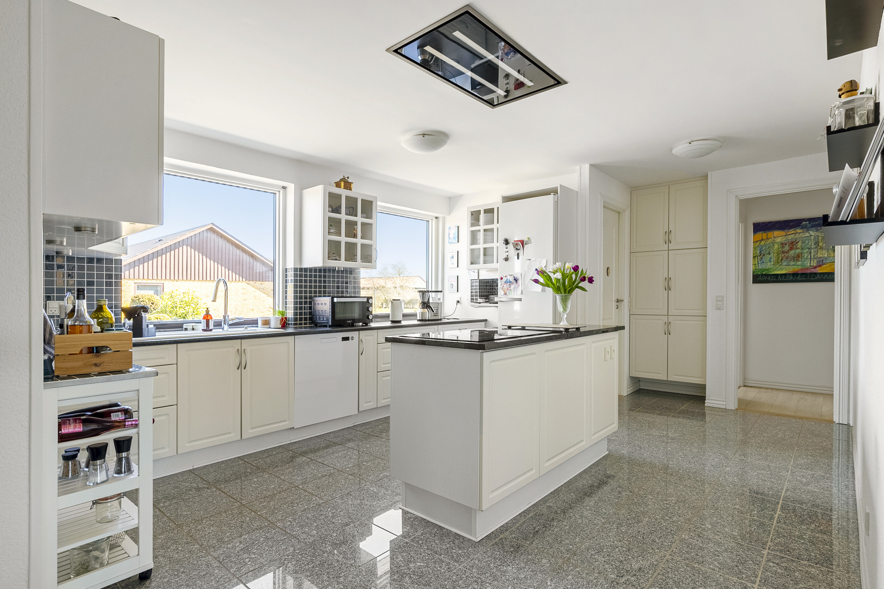 Fremhævet køkken billede i fuldskærmstilstand. Billede af Egevænget 3, 8362 Hørning