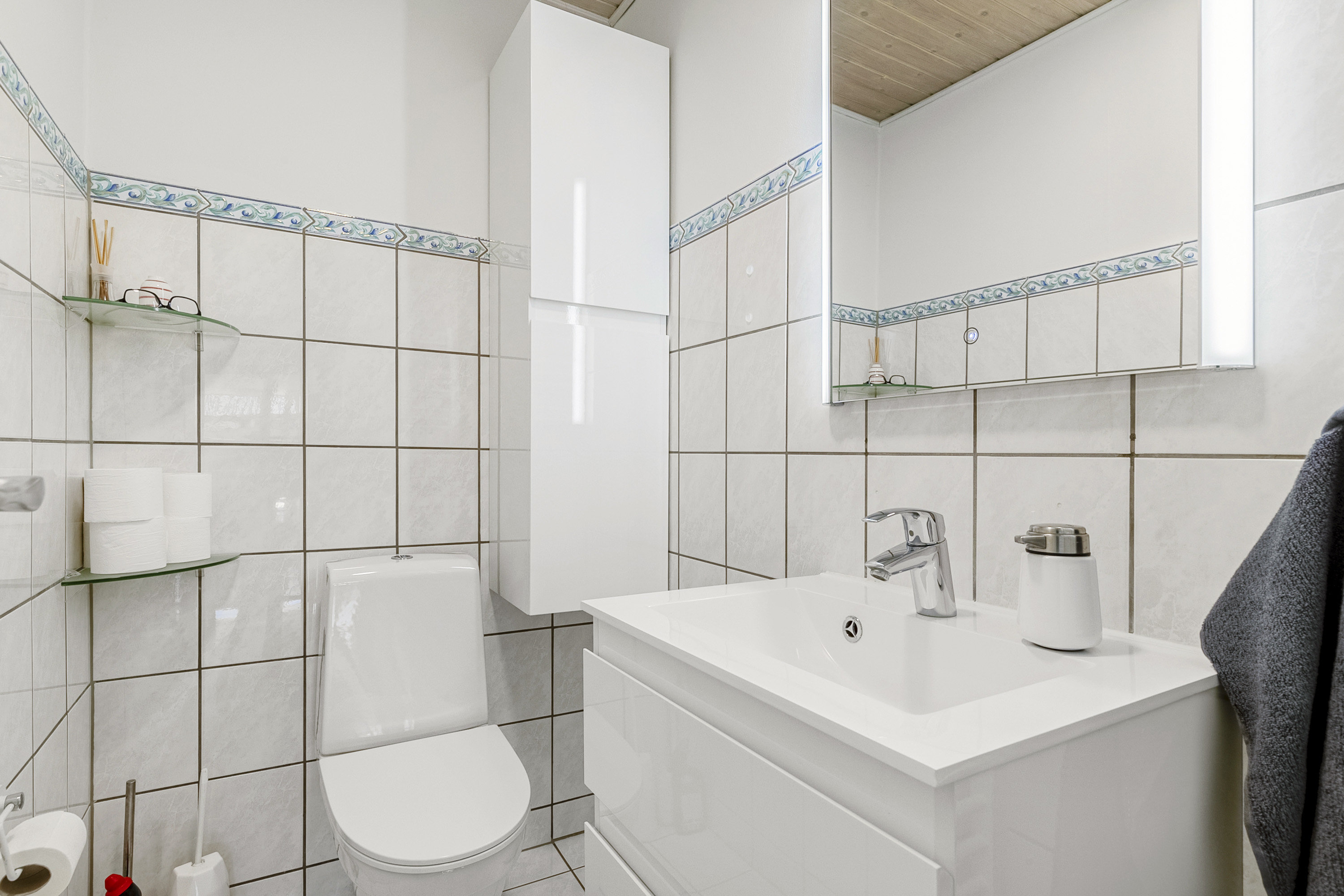 Fremhævet toilet billede i fuldskærmstilstand. Billede af Egevænget 3, 8362 Hørning