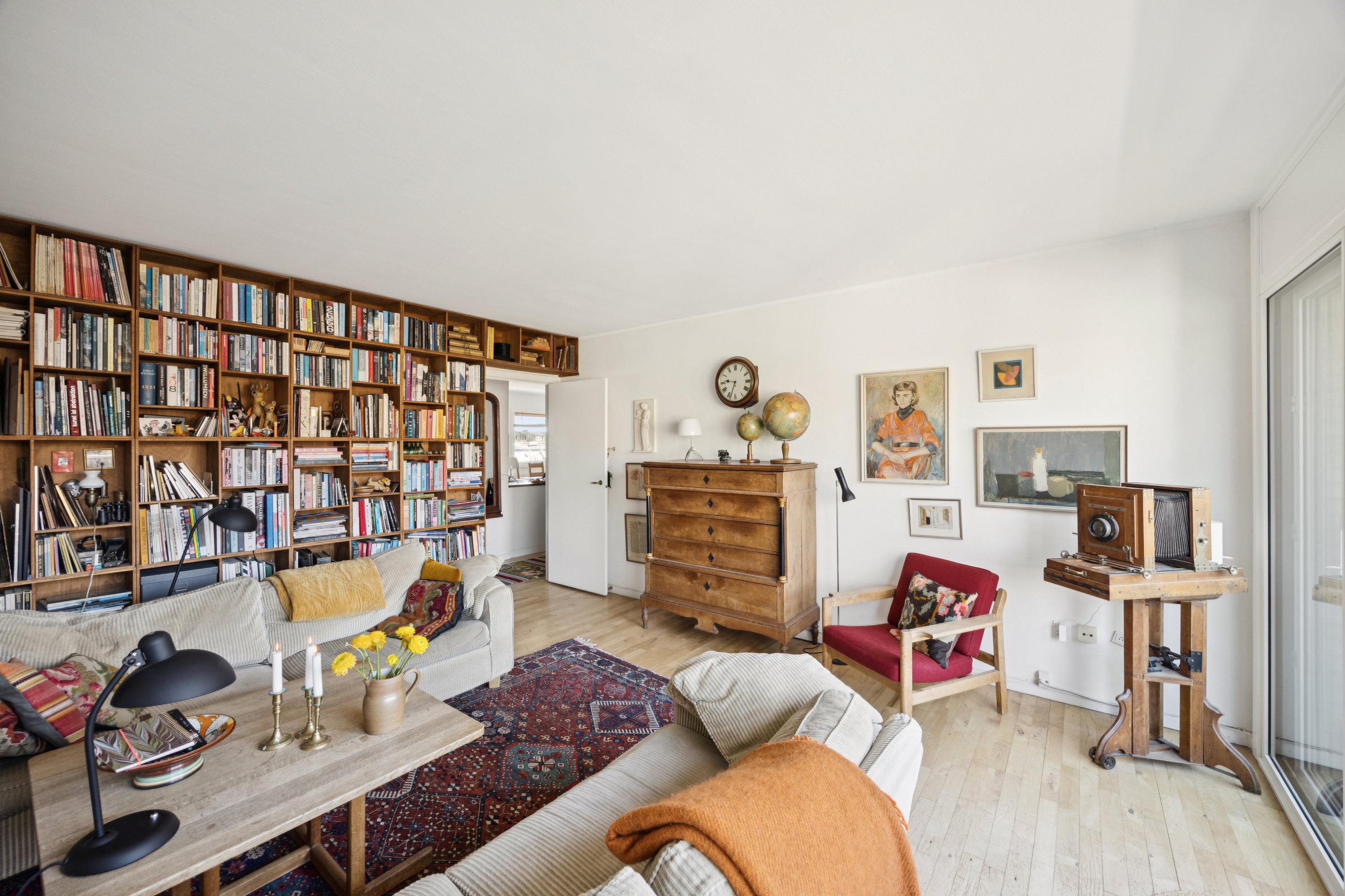 Fremhævet stue billede i fuldskærmstilstand. Billede af Bakkegårds Alle 20, 4. th., 1804 Frederiksberg C