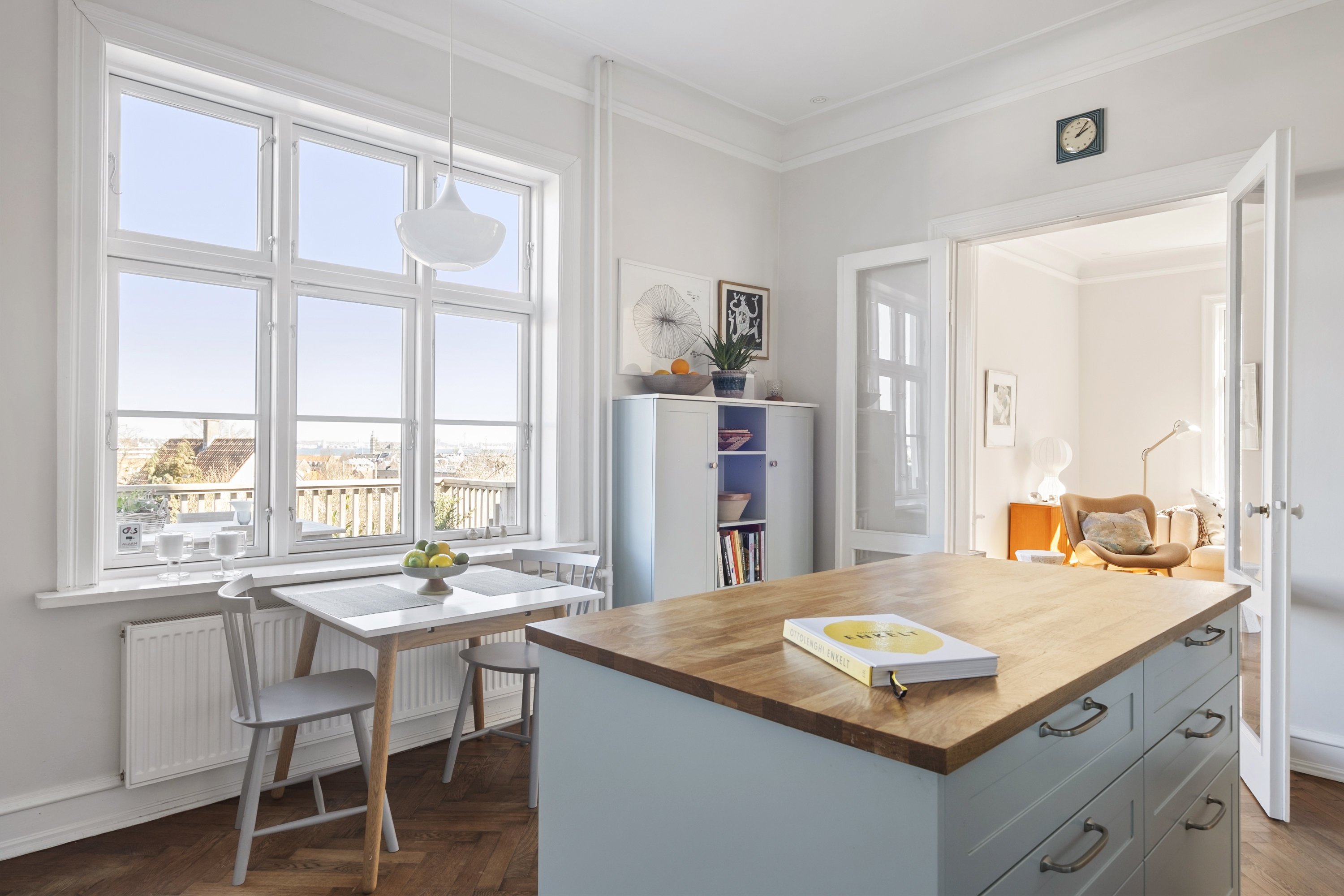 Fremhævet køkken billede i fuldskærmstilstand. Billede af Møllevænget 11, 3000 Helsingør