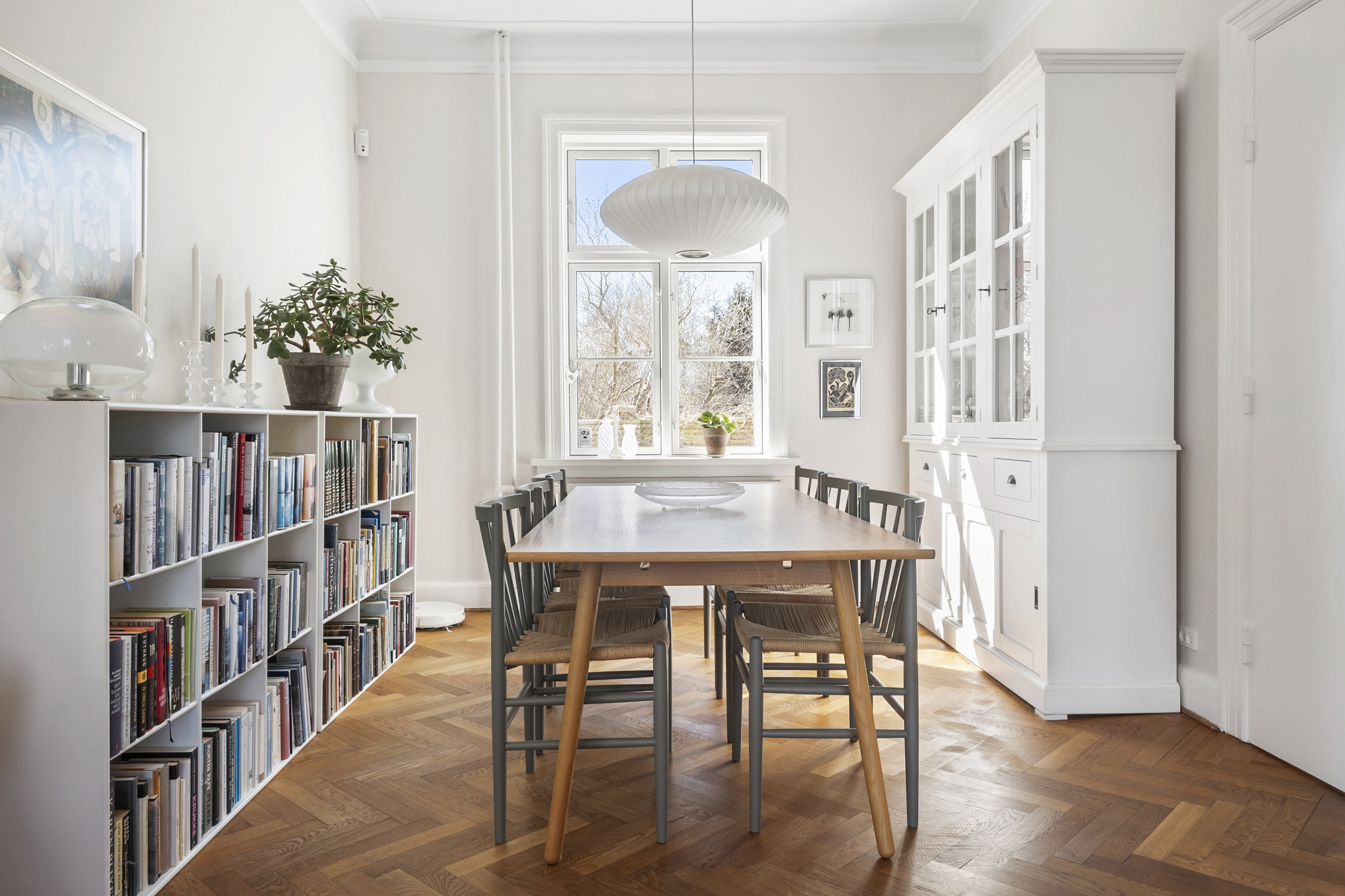 Fremhævet spisestue billede i fuldskærmstilstand. Billede af Møllevænget 11, 3000 Helsingør