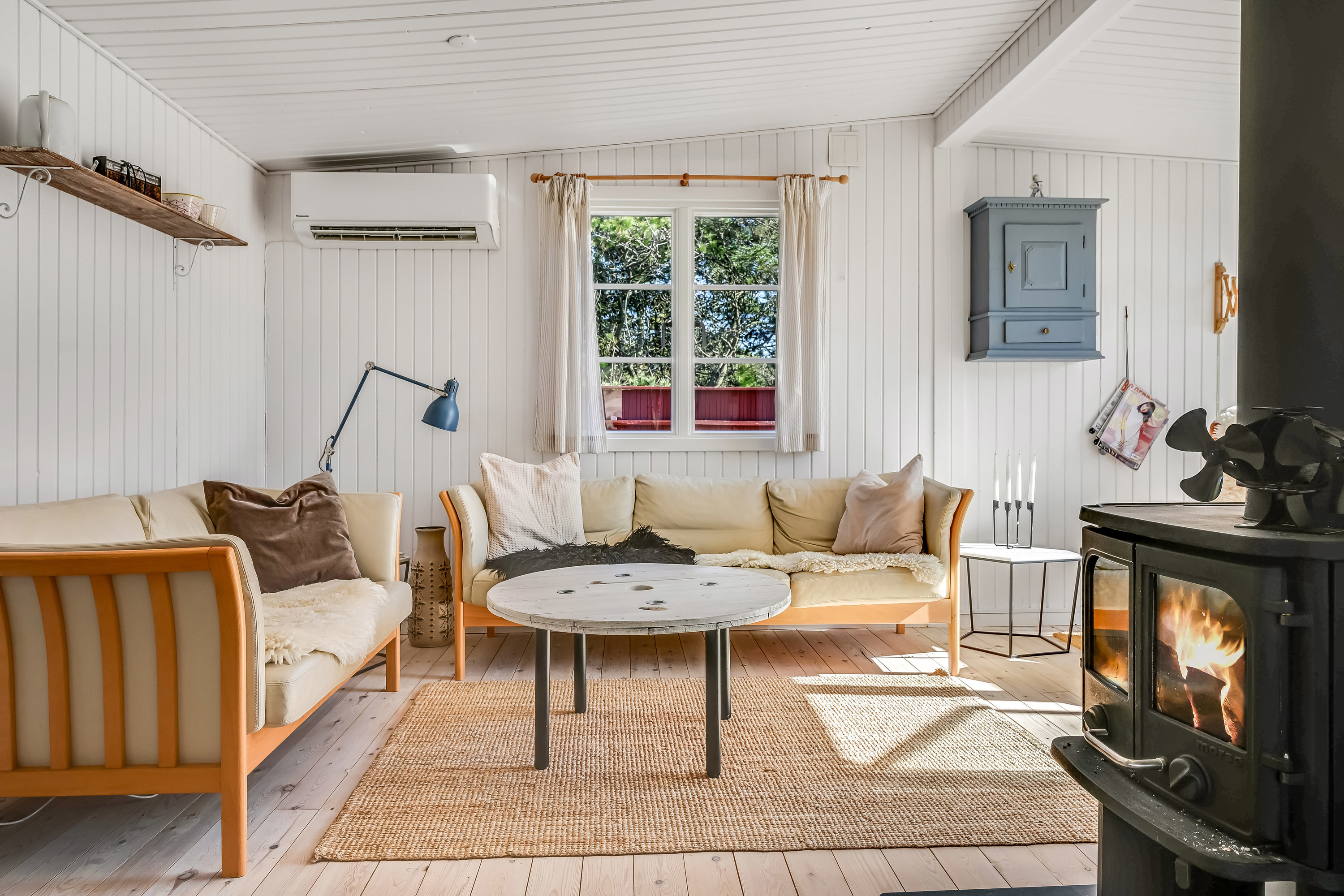 Fremhævet stue billede i fuldskærmstilstand. Billede af Mågevej 14, 6853 Vejers Strand