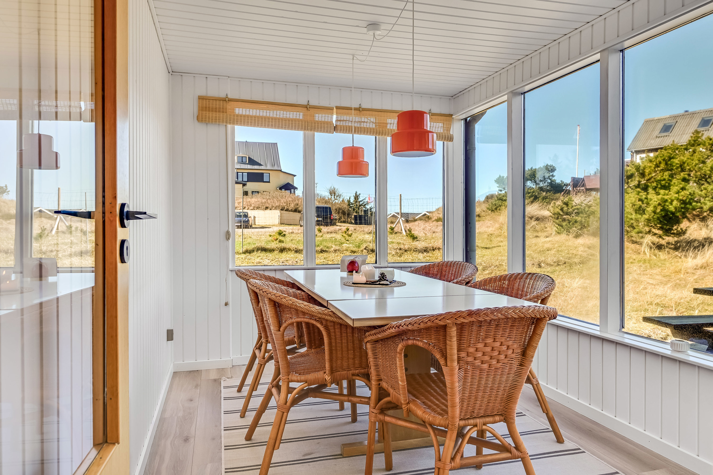 Fremhævet stue billede i fuldskærmstilstand. Billede af Mågevej 14, 6853 Vejers Strand