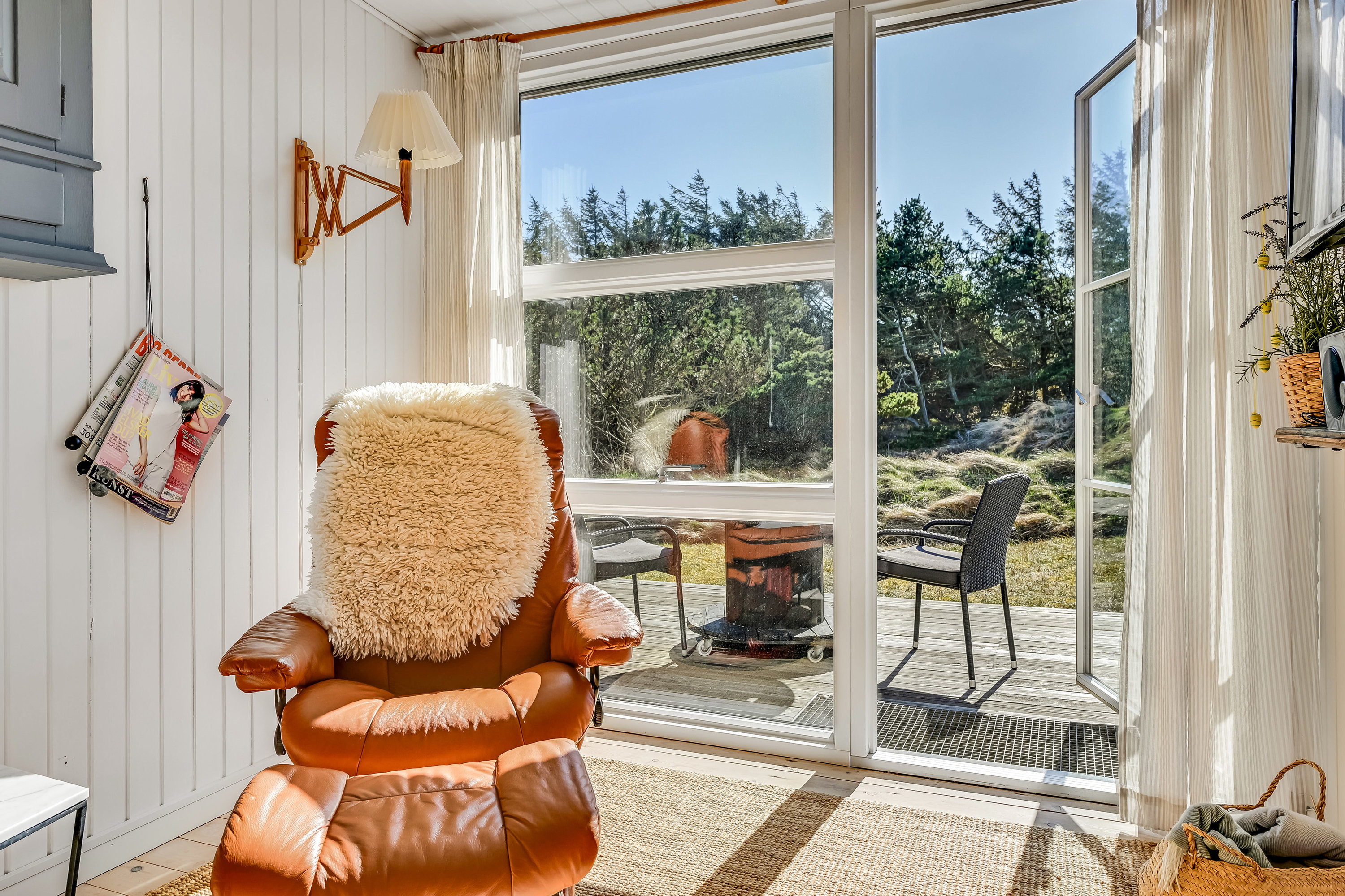 Fremhævet stue billede i fuldskærmstilstand. Billede af Mågevej 14, 6853 Vejers Strand