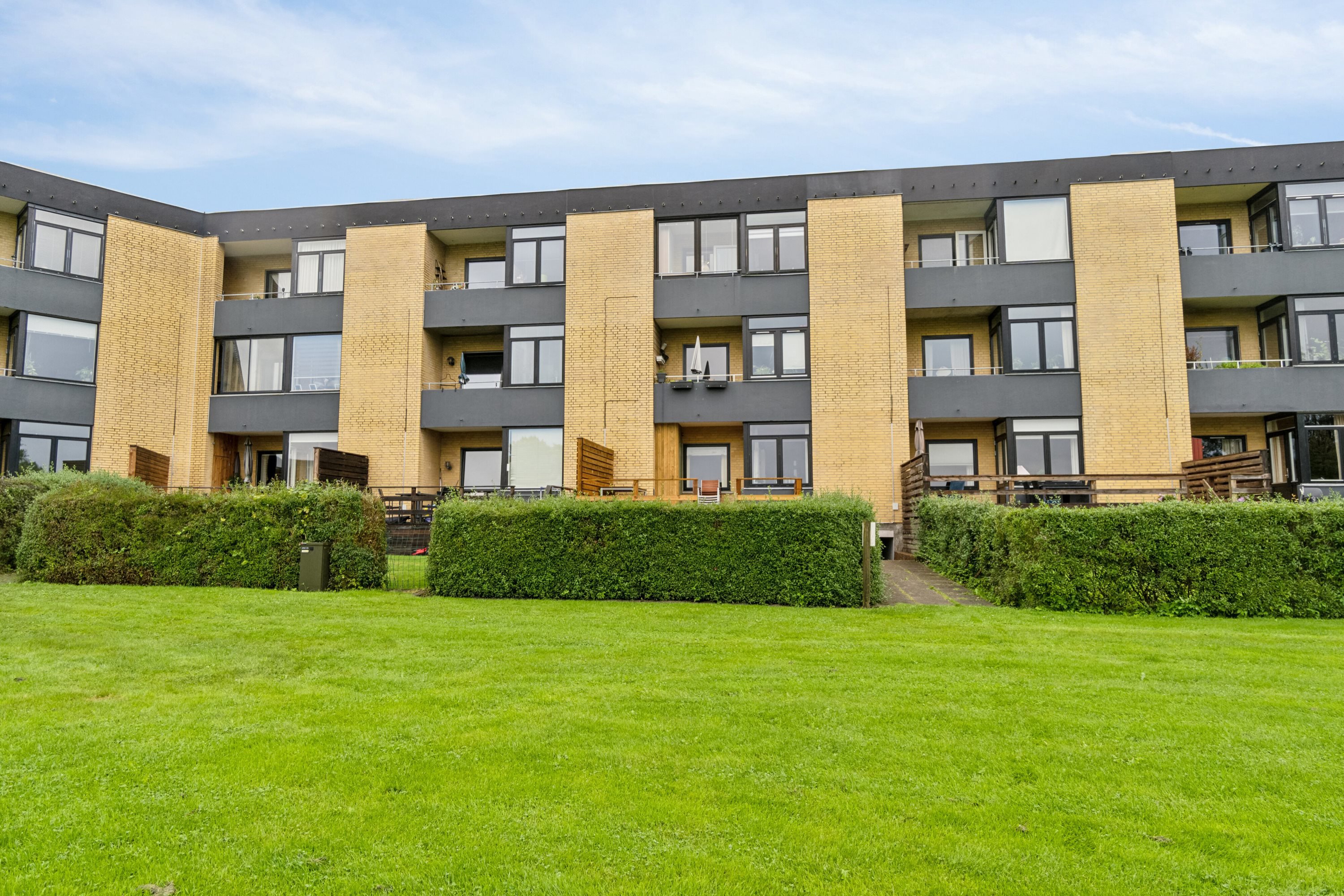 Fremhævet  billede i fuldskærmstilstand. Billede af Rosengården 34, 2. tv., 9200 Aalborg SV