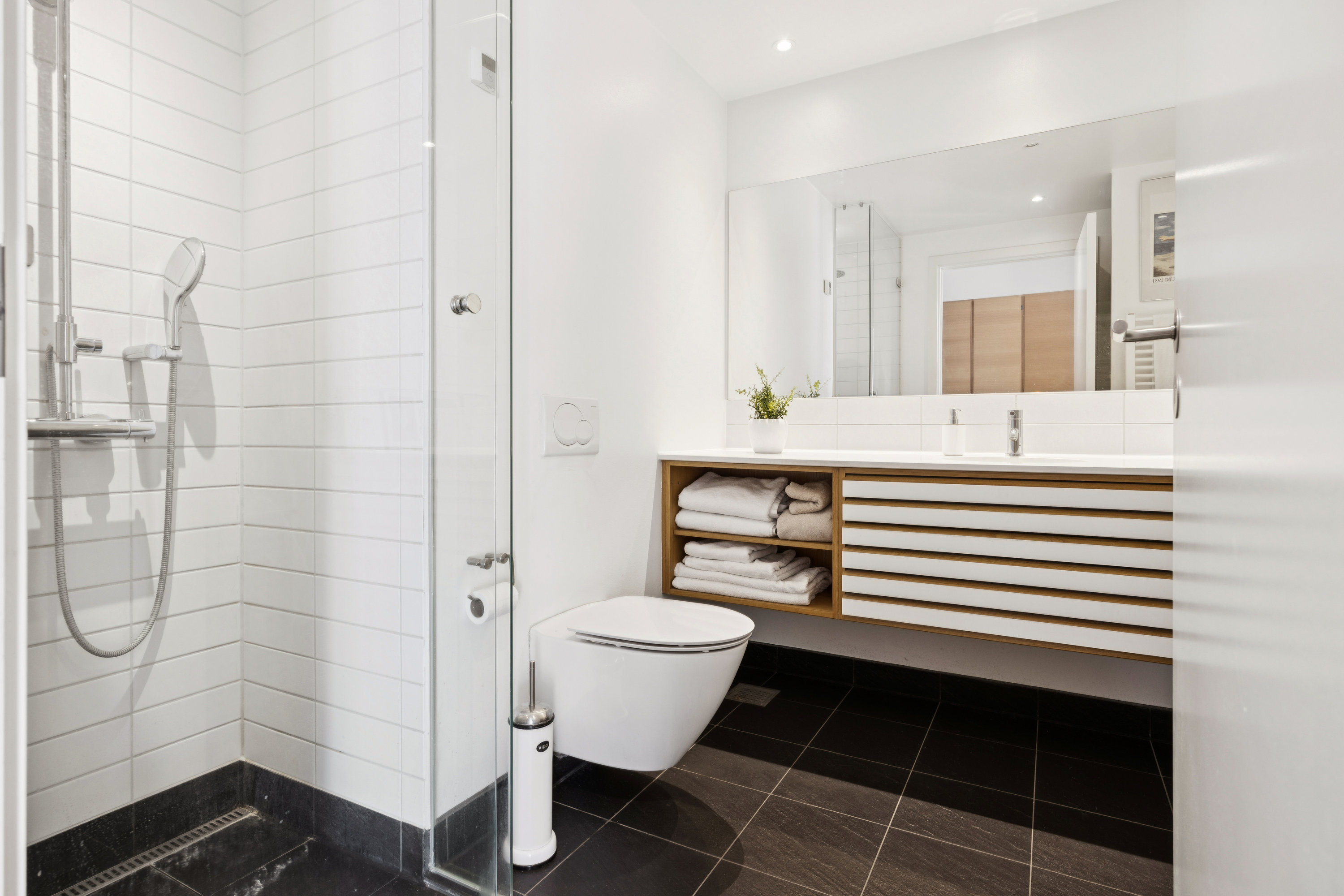 Fremhævet badeværelse billede i fuldskærmstilstand. Billede af Preben Kaas' Vænge 8, 3., 2000 Frederiksberg