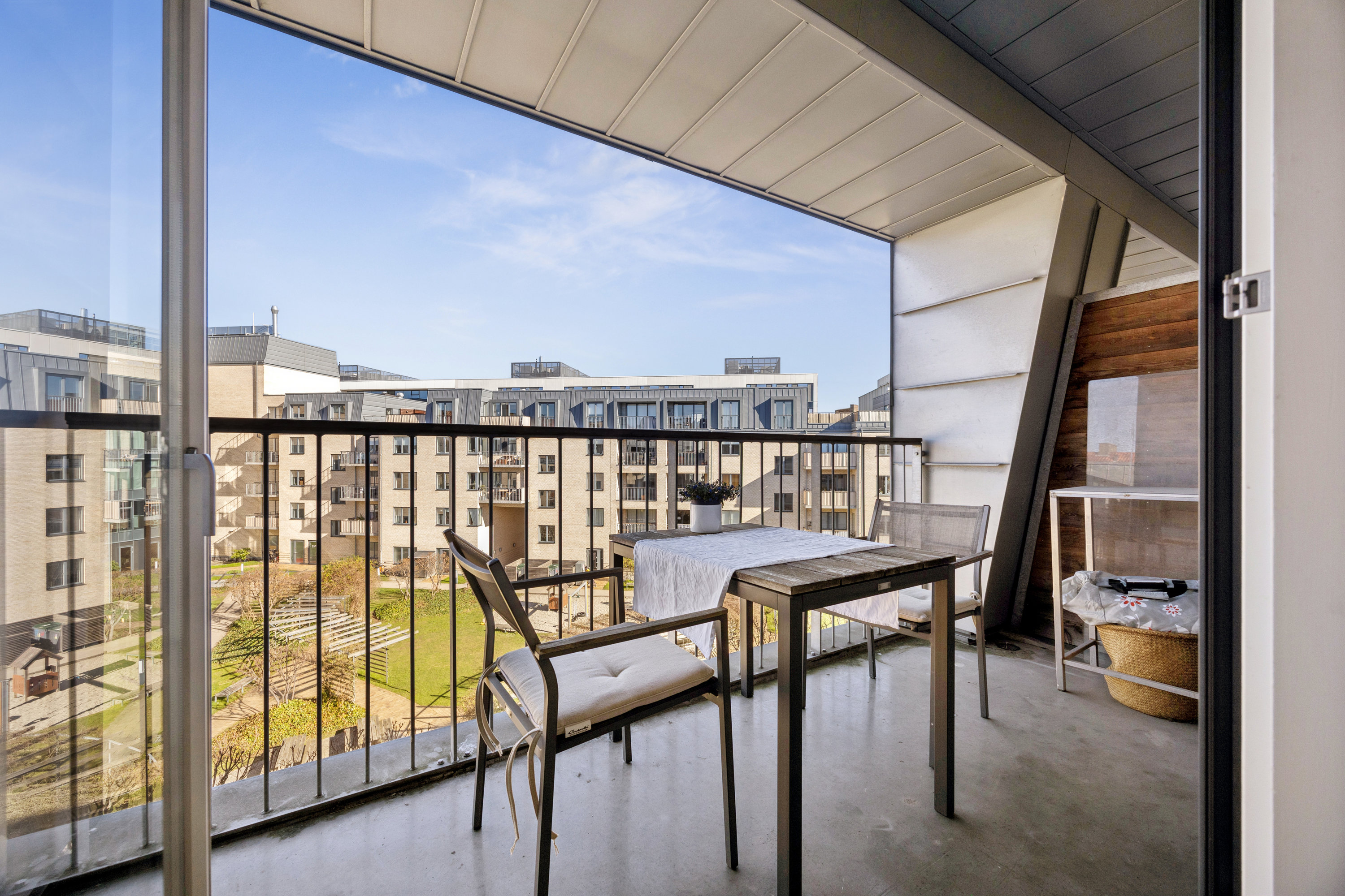 Fremhævet altan billede i fuldskærmstilstand. Billede af Preben Kaas' Vænge 8, 3., 2000 Frederiksberg