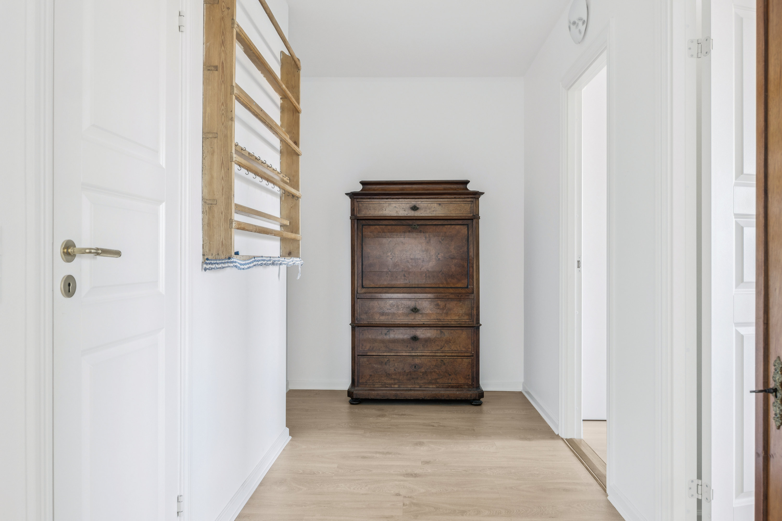 Fremhævet gang billede i fuldskærmstilstand. Billede af Søagerparken 1, 1. 12., 2670 Greve