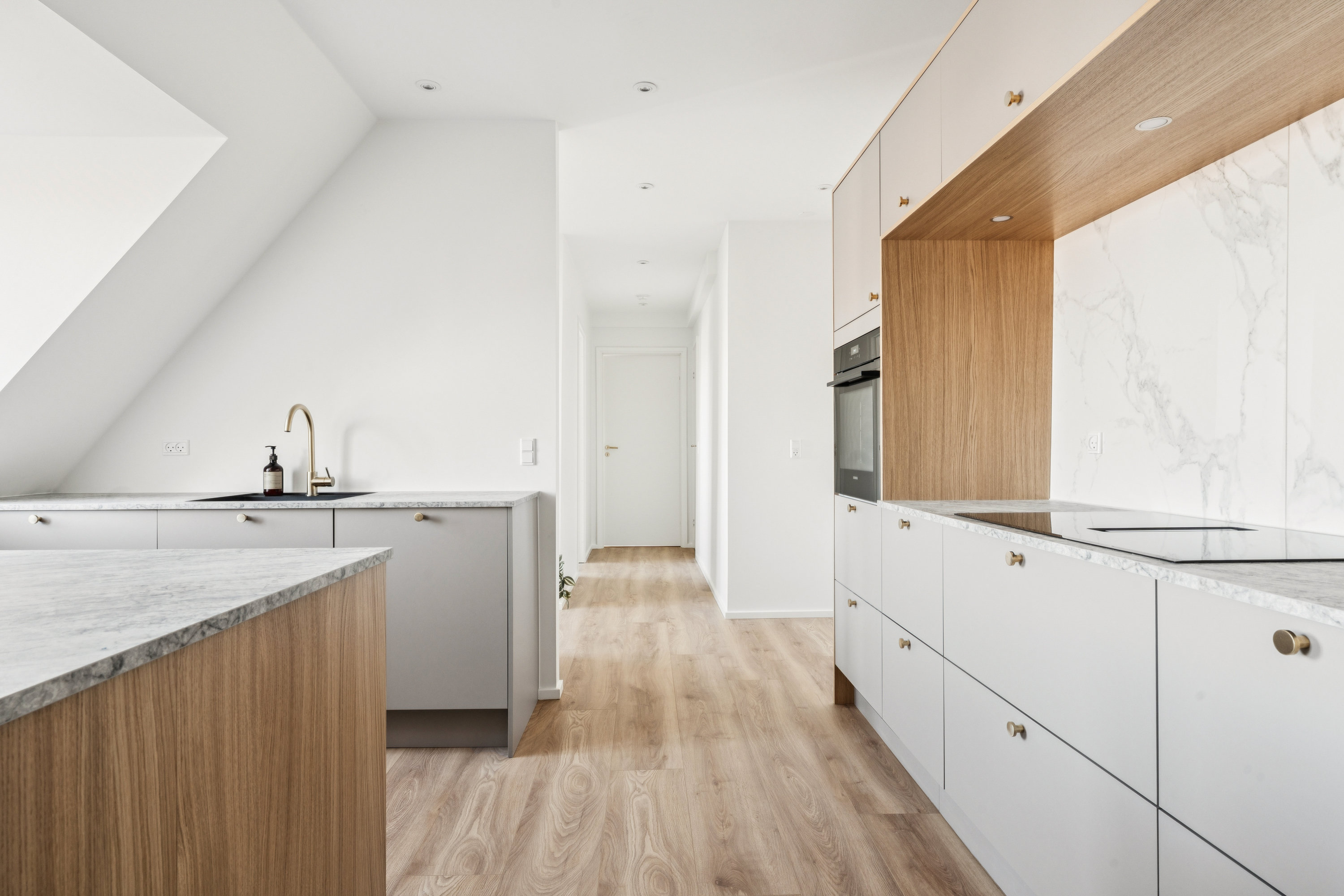 Fremhævet køkken billede i fuldskærmstilstand. Billede af Budolfi Plads 1, 4. mf., 9000 Aalborg