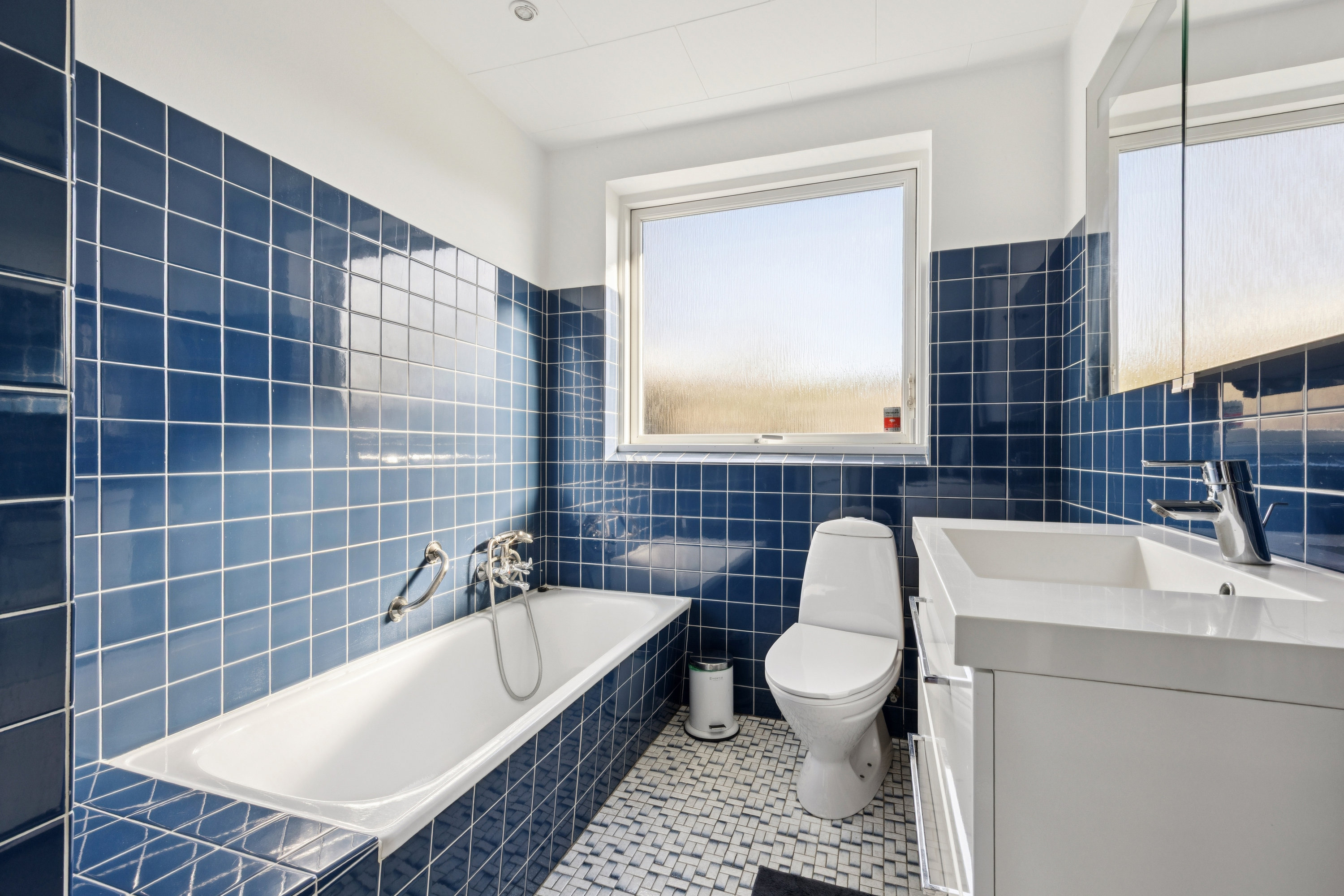 Fremhævet badeværelse billede i fuldskærmstilstand. Billede af Højdevej 38, 2670 Greve