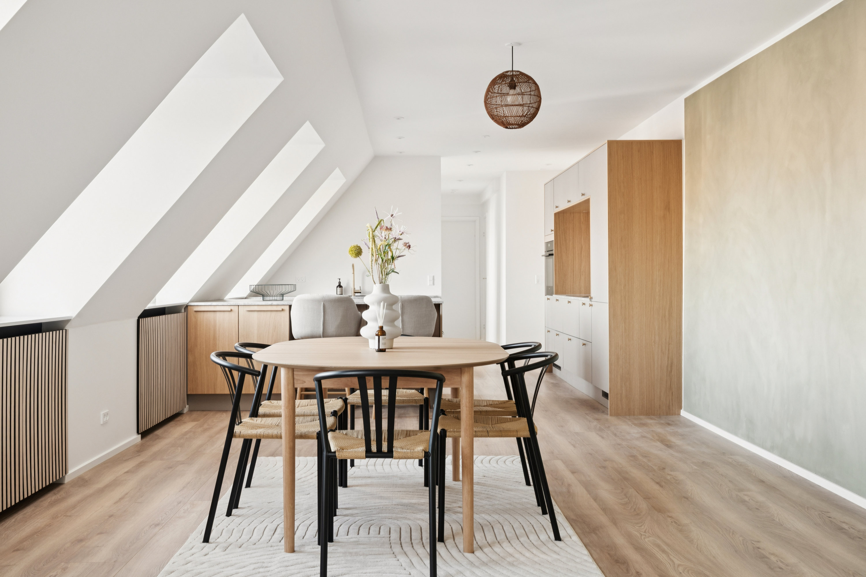 Fremhævet spisestue billede i fuldskærmstilstand. Billede af Budolfi Plads 1, 4. mf., 9000 Aalborg