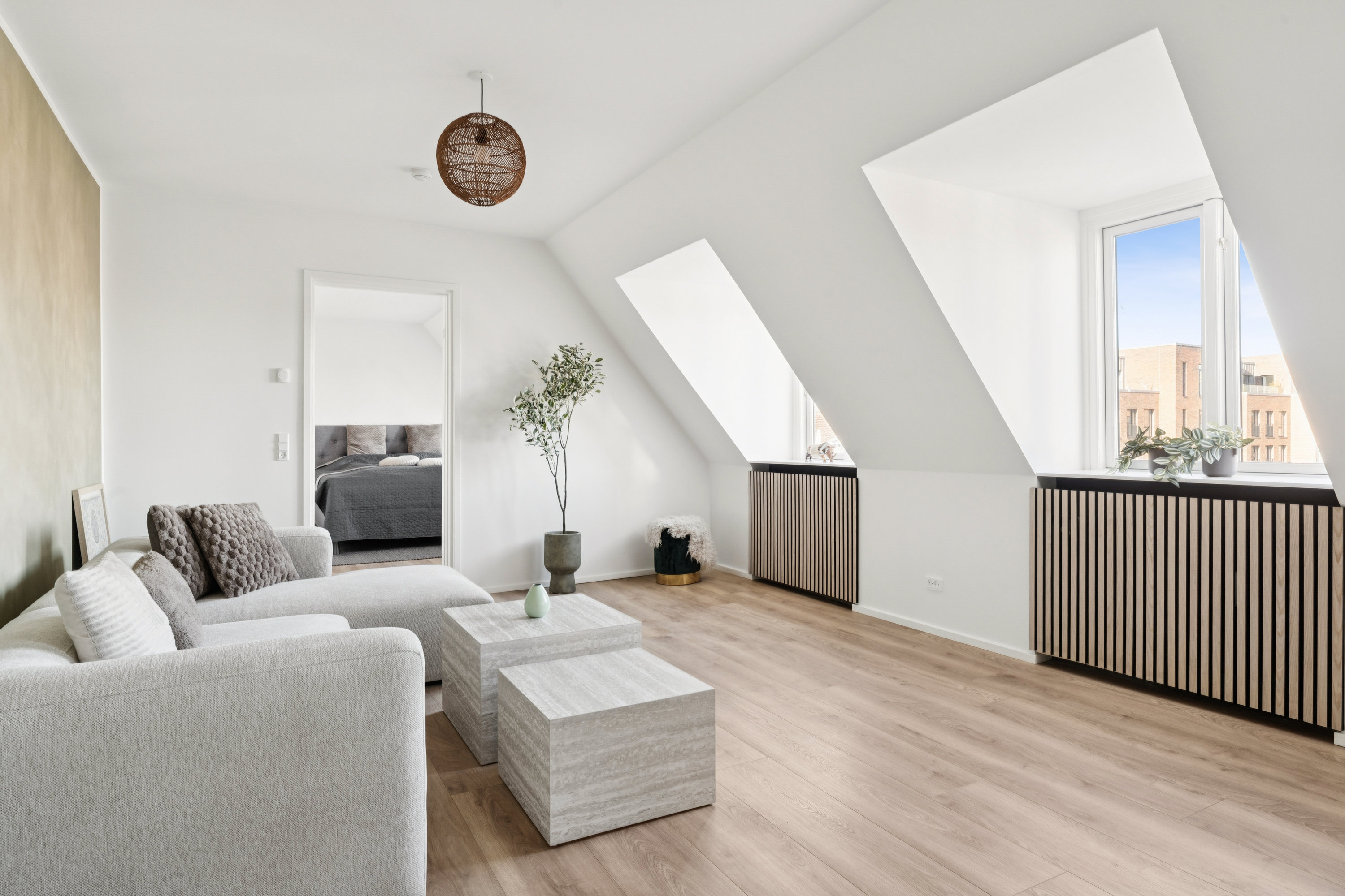 Fremhævet stue billede i fuldskærmstilstand. Billede af Budolfi Plads 1, 4. mf., 9000 Aalborg