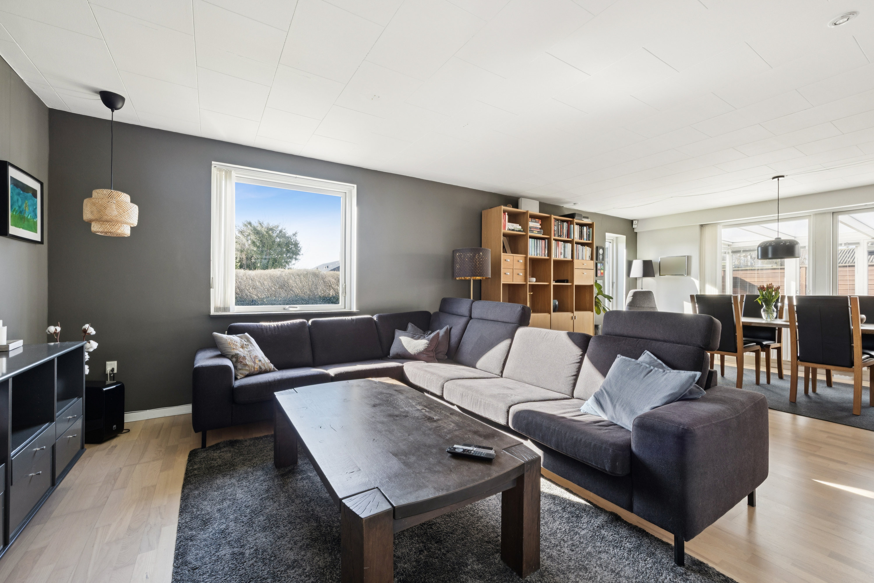 Fremhævet stue billede i fuldskærmstilstand. Billede af Højdevej 38, 2670 Greve