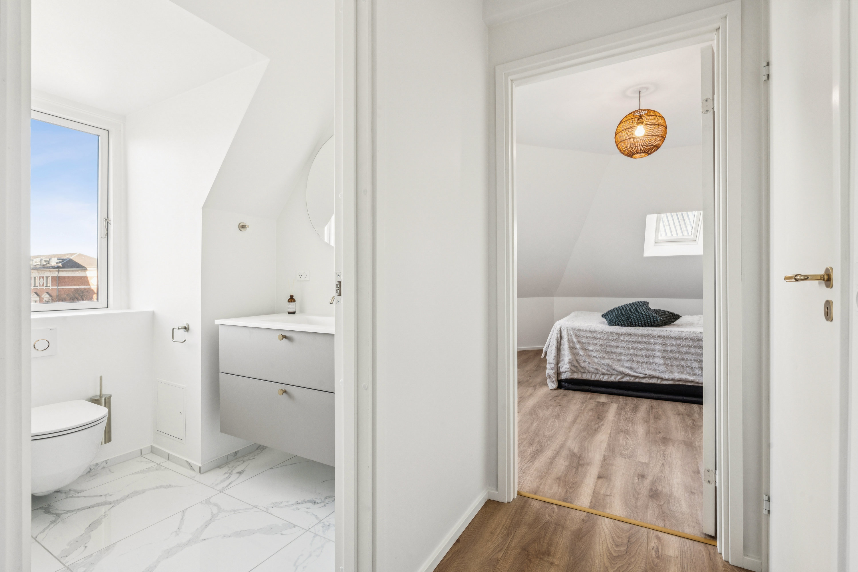 Fremhævet gang billede i fuldskærmstilstand. Billede af Budolfi Plads 1, 4. mf., 9000 Aalborg