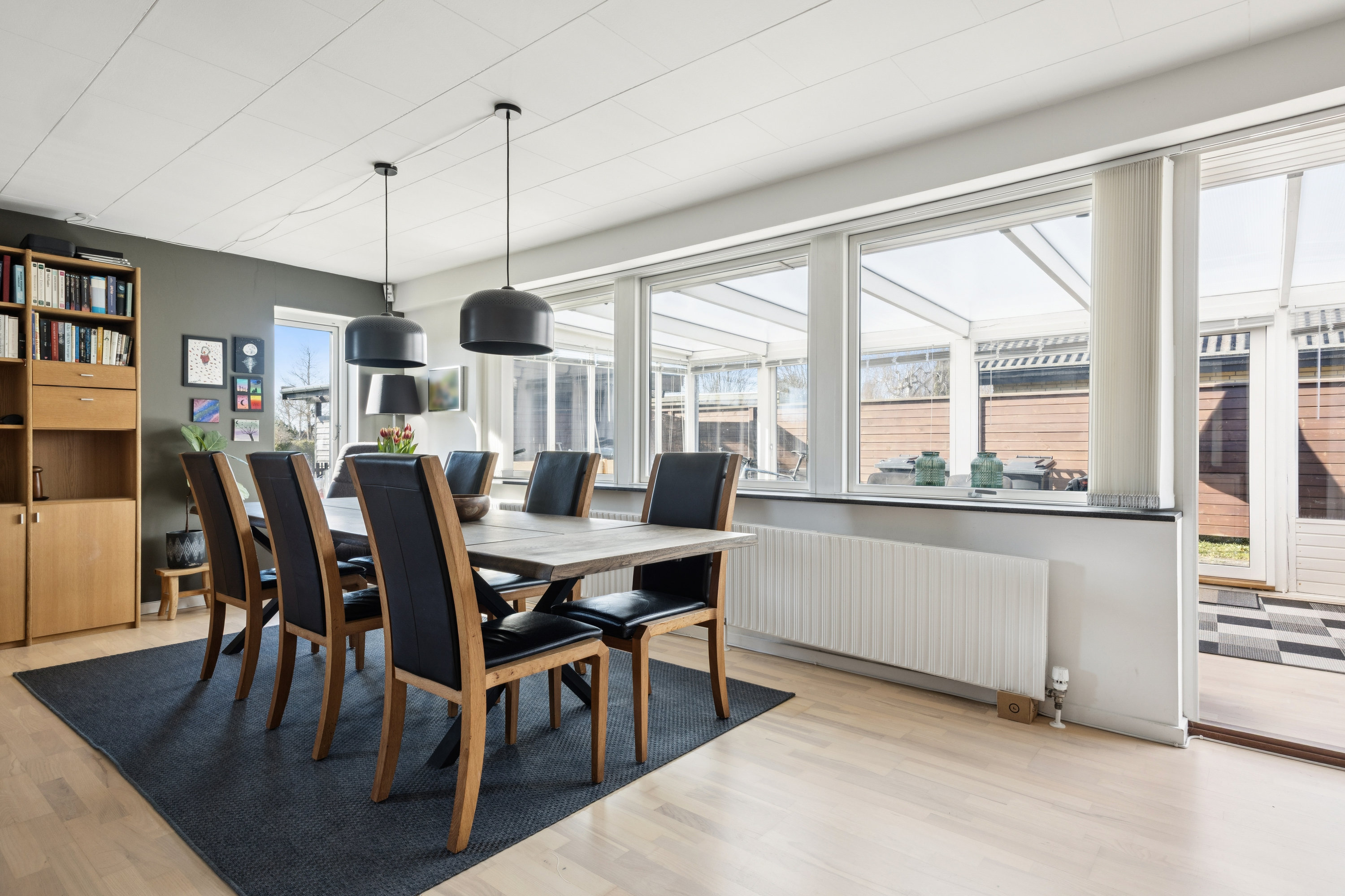 Fremhævet stue billede i fuldskærmstilstand. Billede af Højdevej 38, 2670 Greve