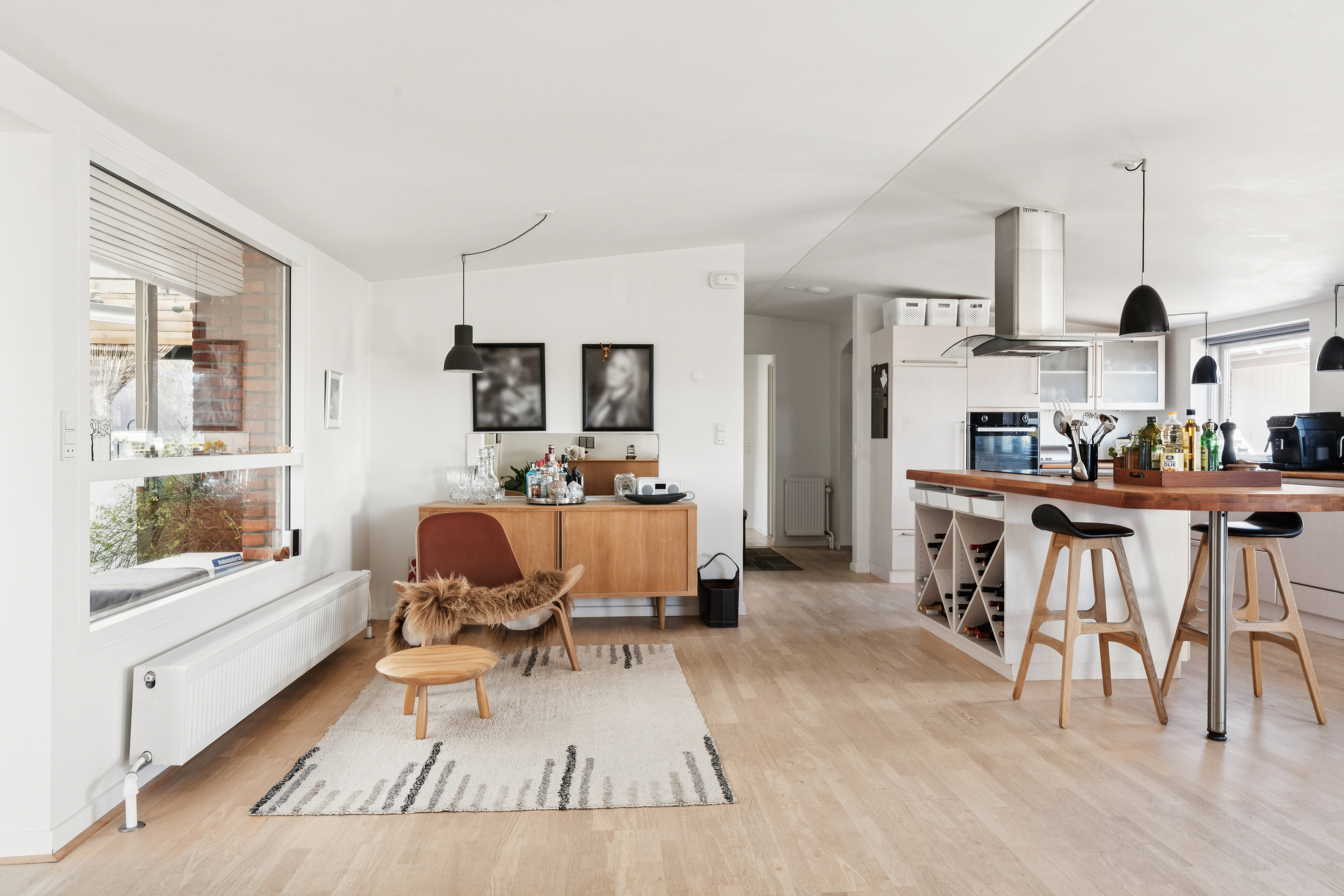 Fremhævet stue billede i fuldskærmstilstand. Billede af Valmuemarken 48, 9000 Aalborg