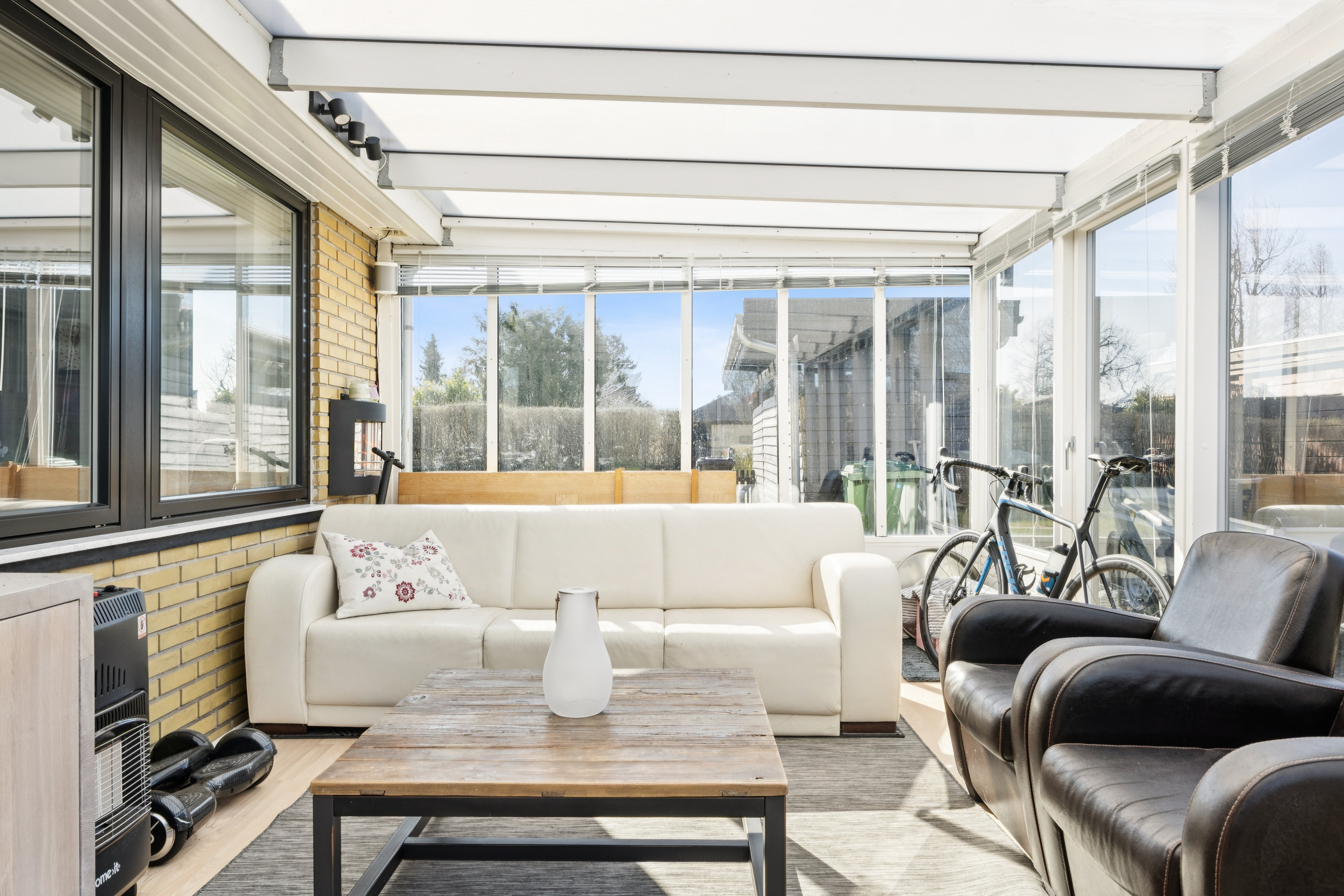 Fremhævet stue billede i fuldskærmstilstand. Billede af Højdevej 38, 2670 Greve