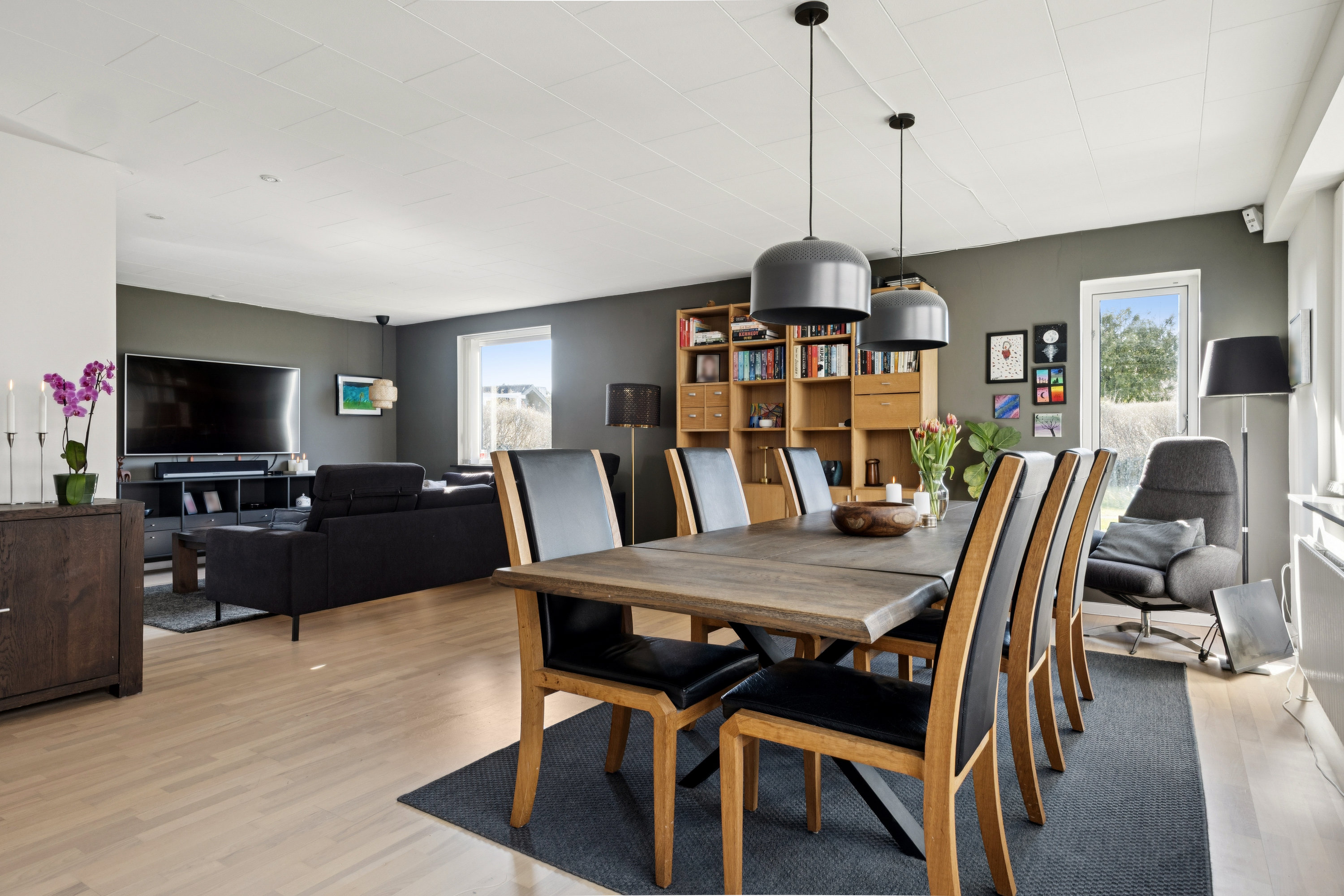 Fremhævet stue billede i fuldskærmstilstand. Billede af Højdevej 38, 2670 Greve