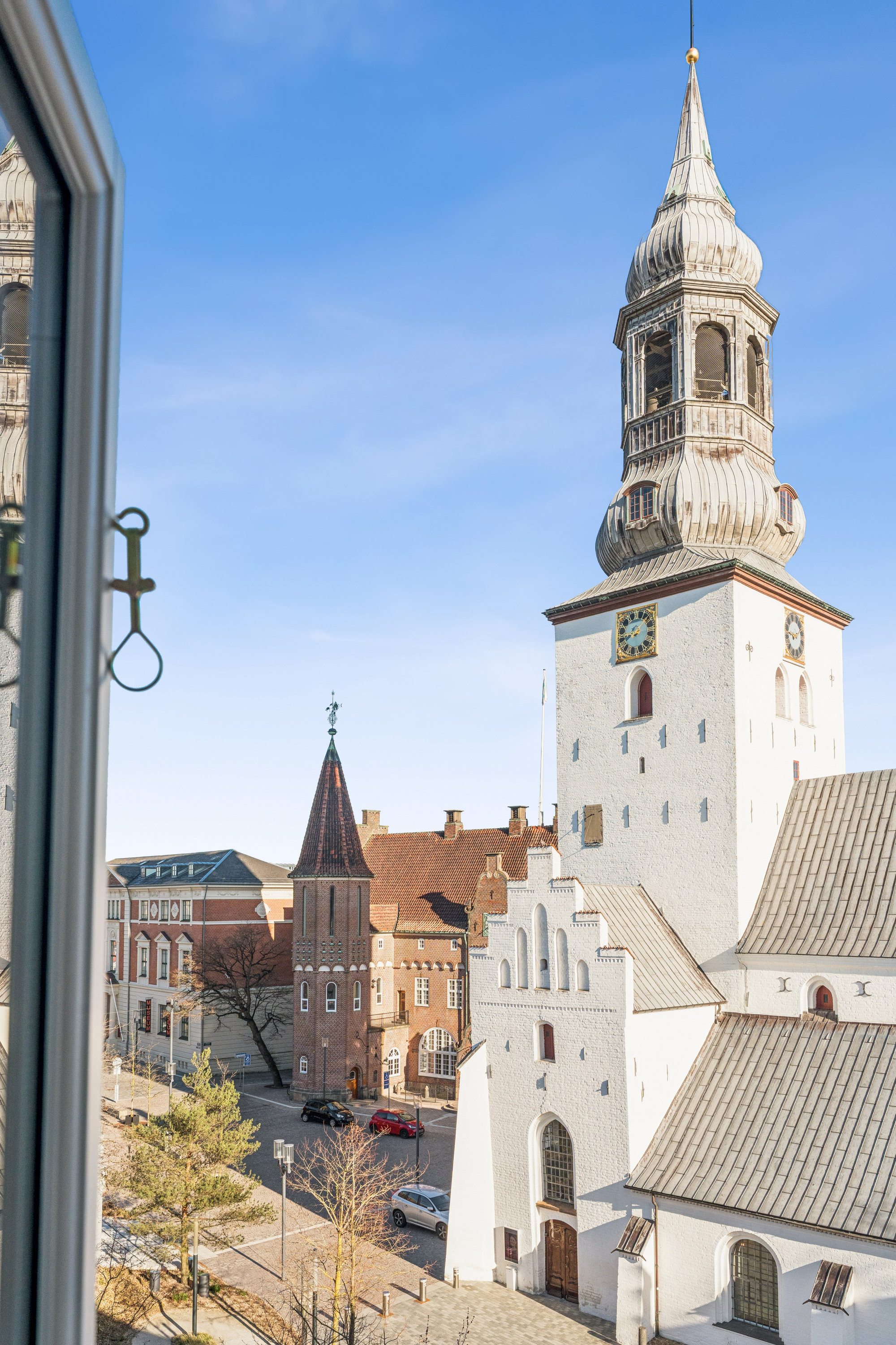 Budolfi Plads 1, 4. mf., 9000 Aalborg