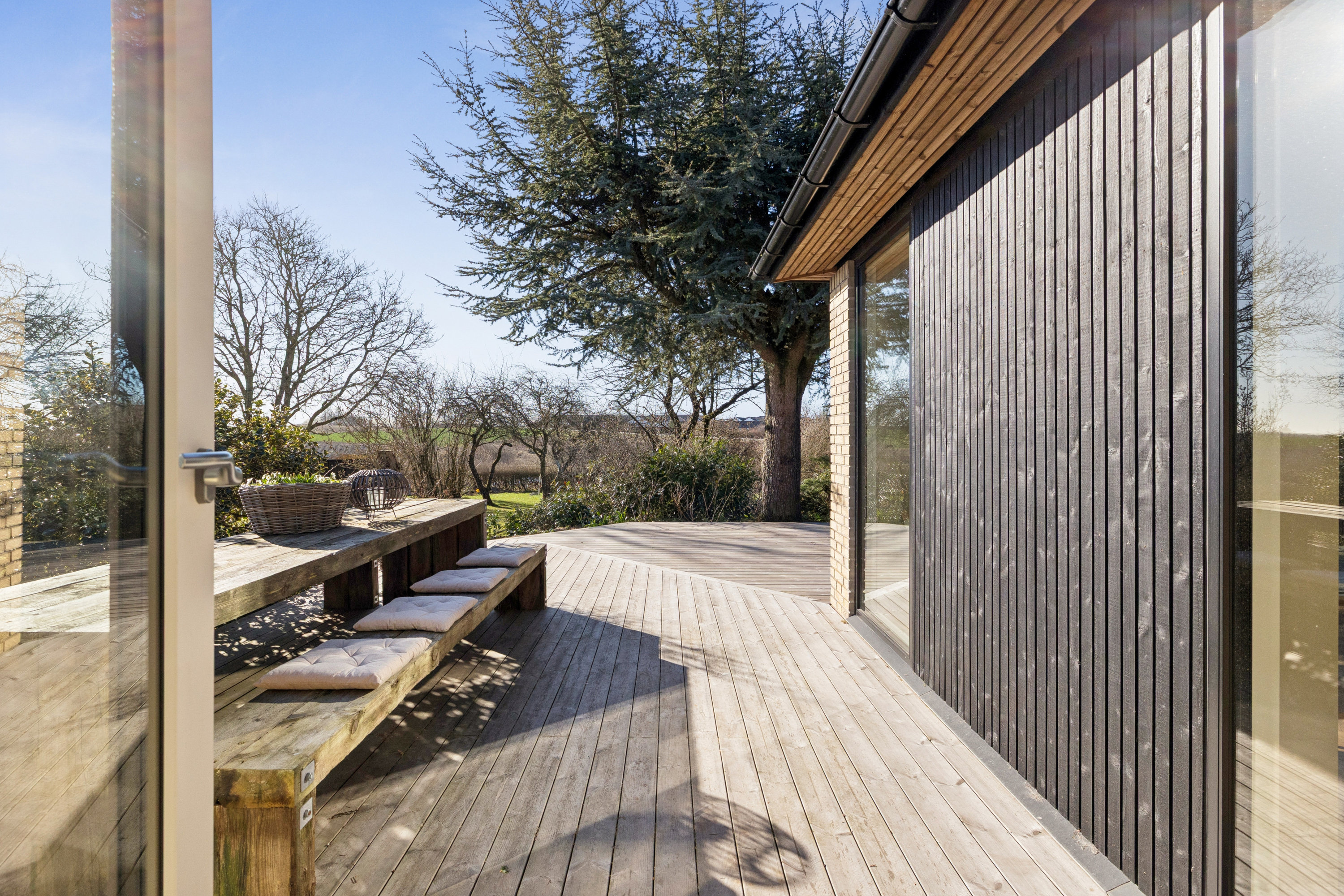 Fremhævet terrasse billede i fuldskærmstilstand. Billede af Skoletoften 28, Virring, 8660 Skanderborg